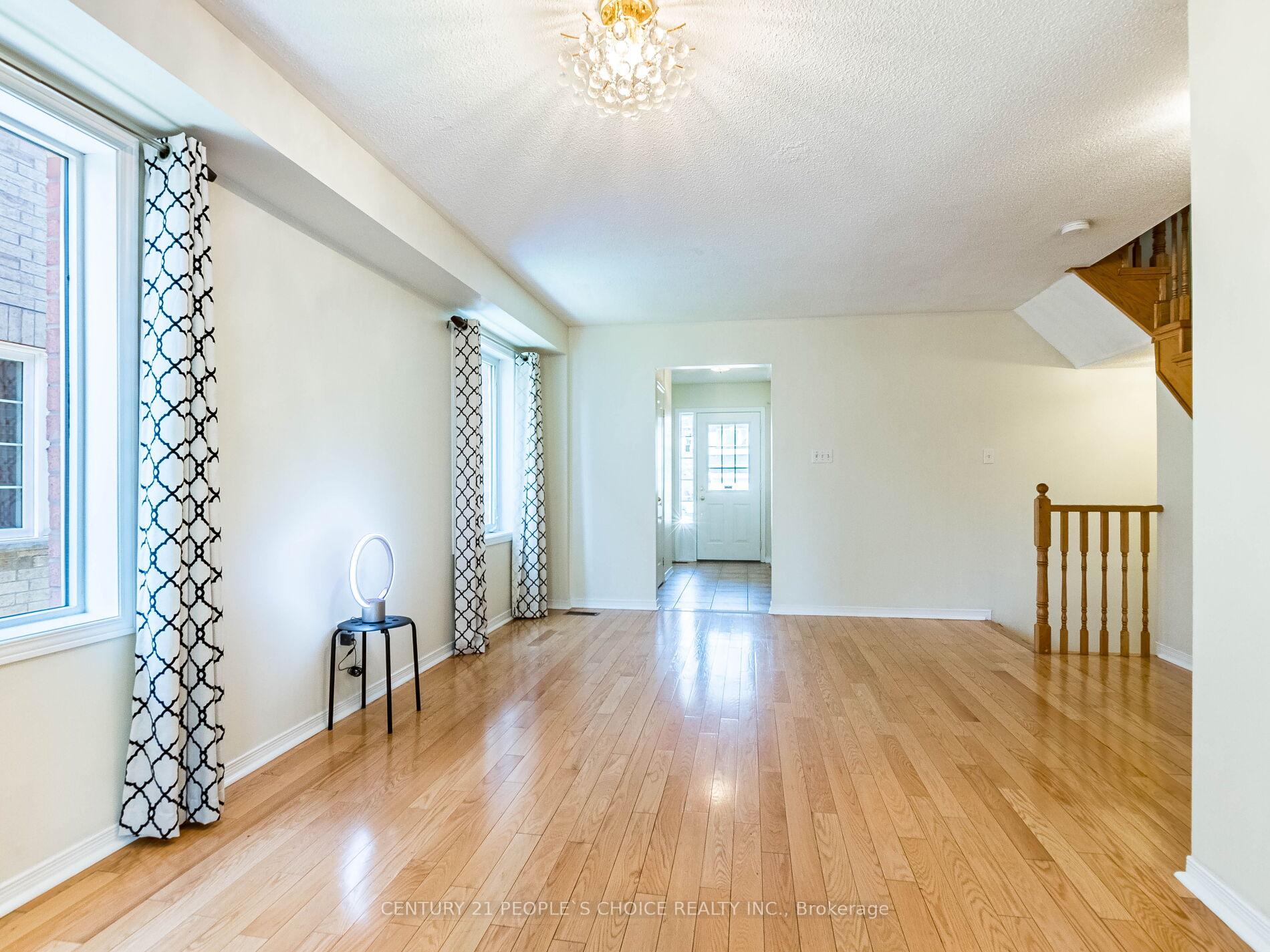 Photo 2 of 93 River Rock Crescent, Brampton, Fletcher's Meadow — HOMEH