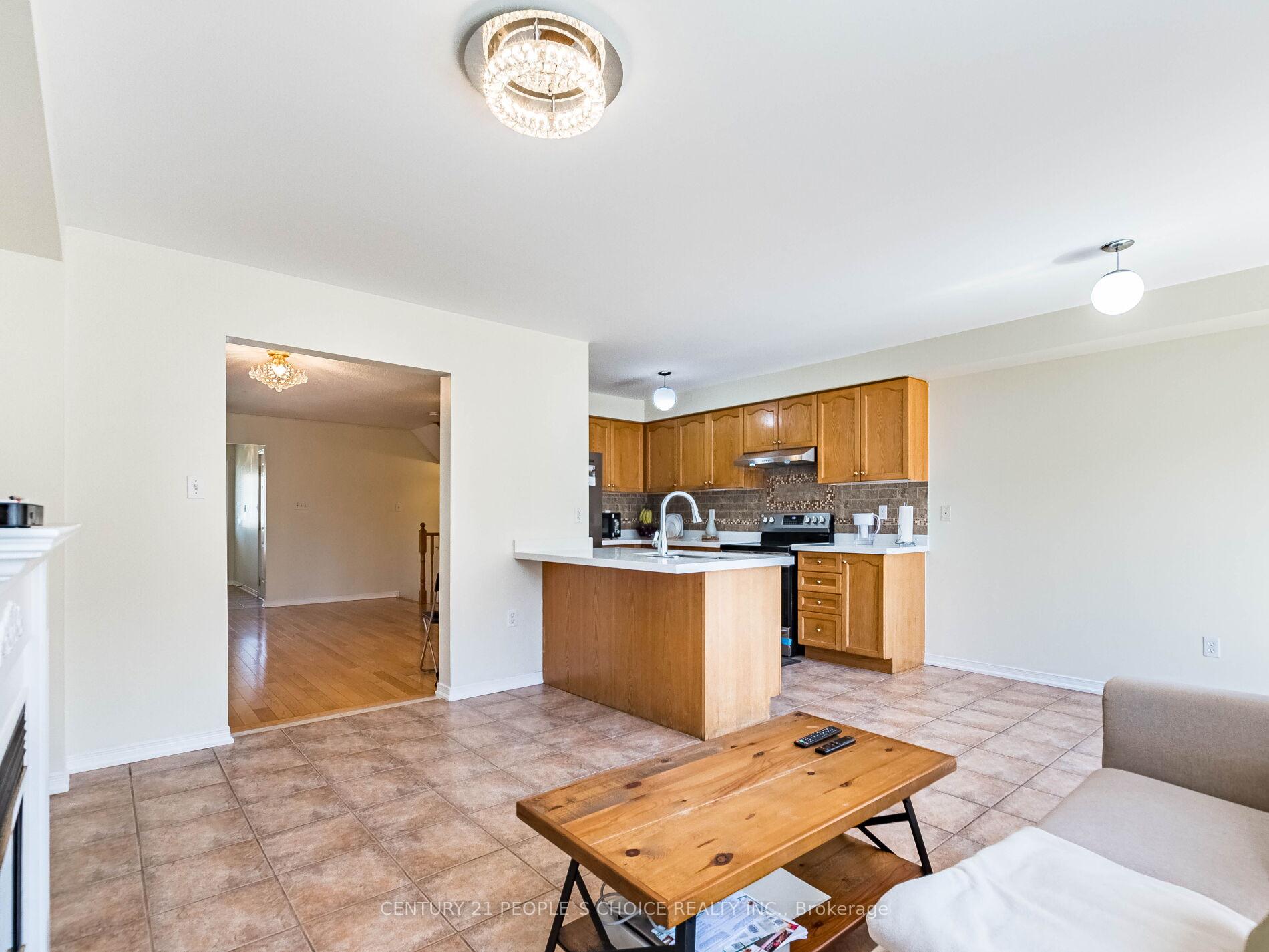 Photo 11 of 93 River Rock Crescent, Brampton, Fletcher's Meadow — HOMEH