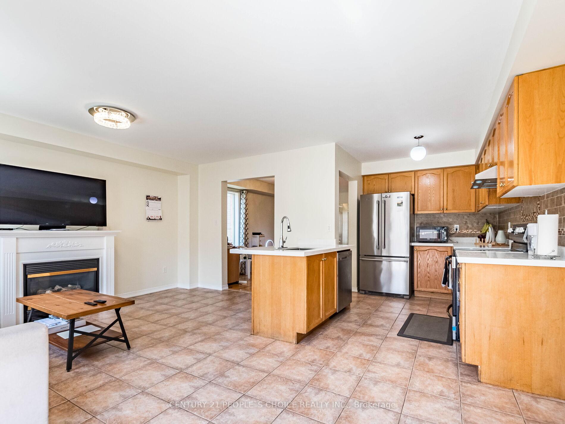Photo 19 of 93 River Rock Crescent, Brampton, Fletcher's Meadow — HOMEH