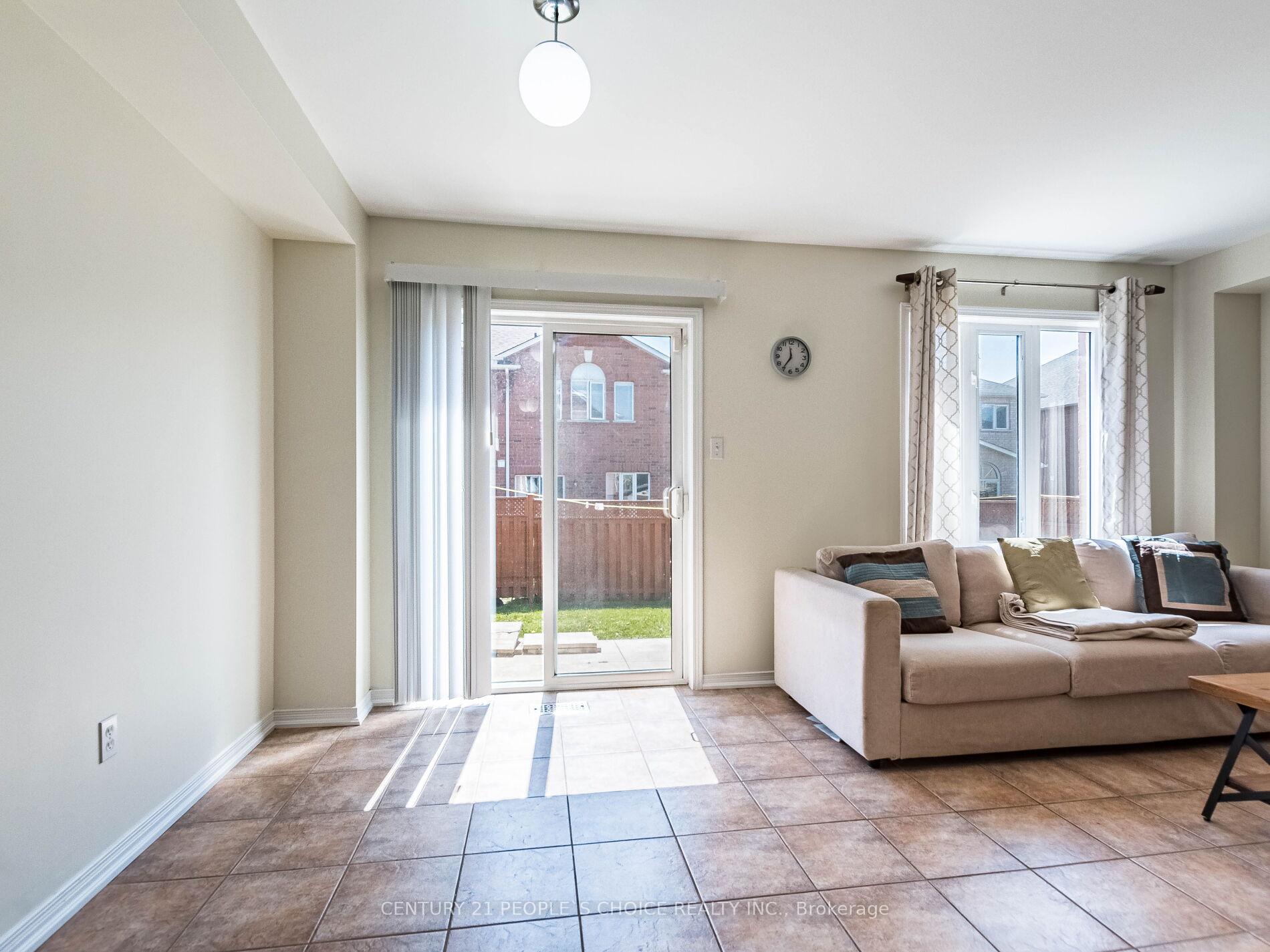 Photo 18 of 93 River Rock Crescent, Brampton, Fletcher's Meadow — HOMEH