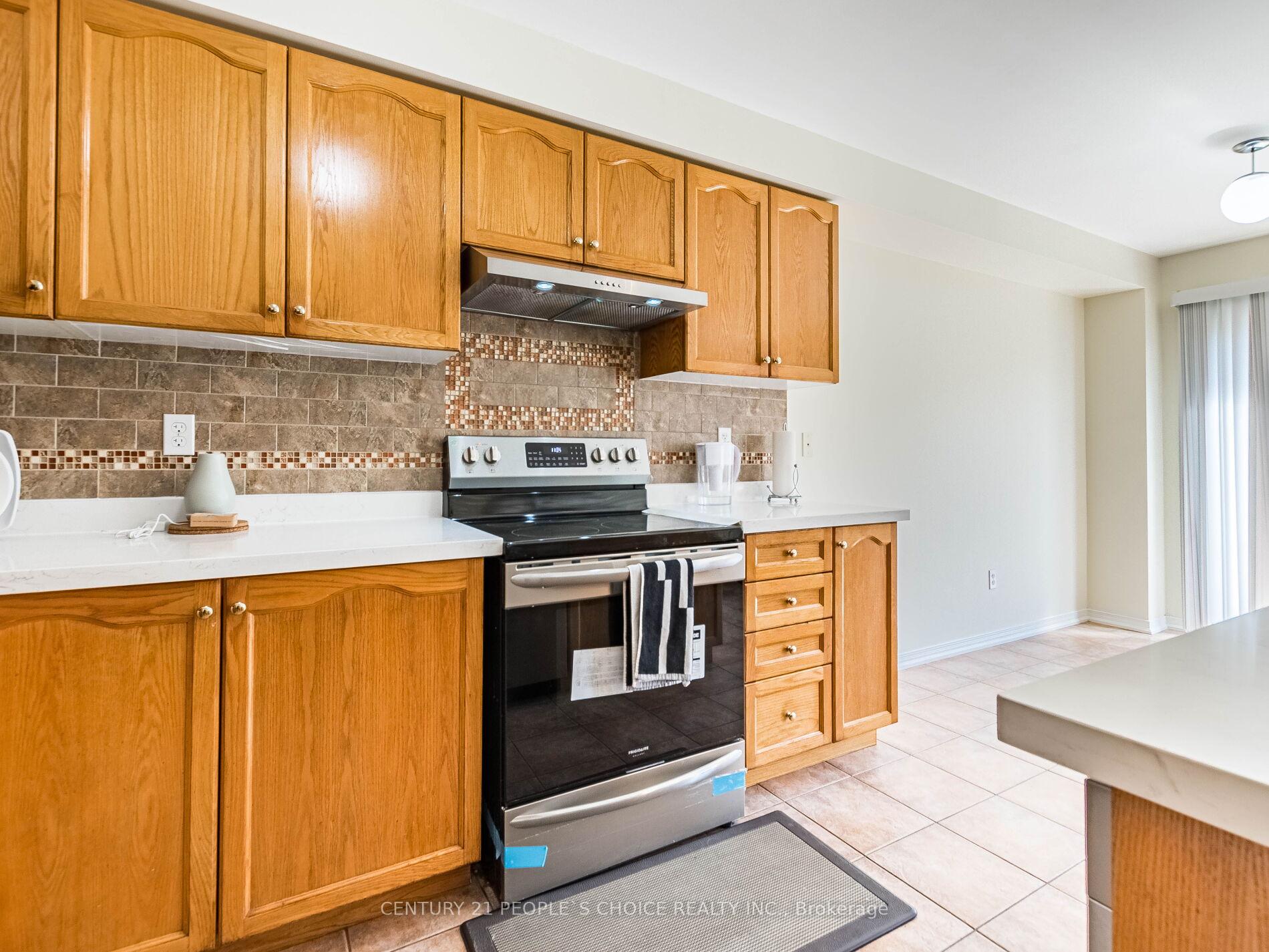 Photo 20 of 93 River Rock Crescent, Brampton, Fletcher's Meadow — HOMEH