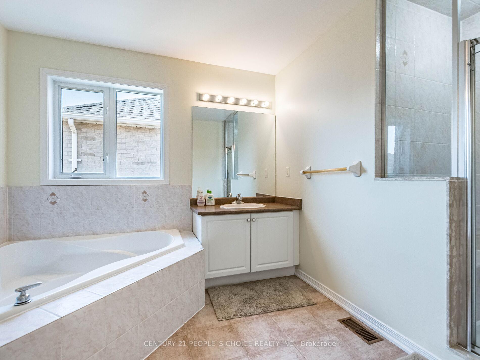 Photo 16 of 93 River Rock Crescent, Brampton, Fletcher's Meadow — HOMEH