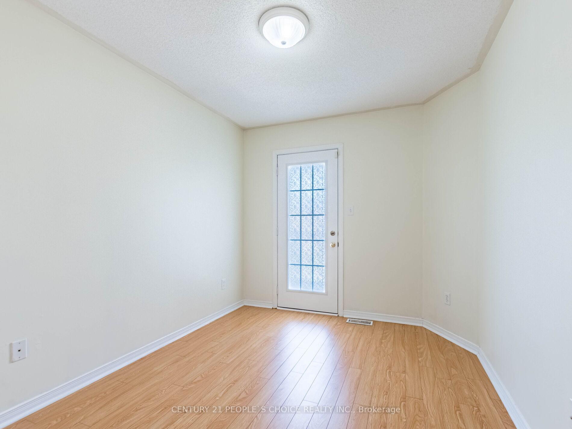 Photo 21 of 93 River Rock Crescent, Brampton, Fletcher's Meadow — HOMEH