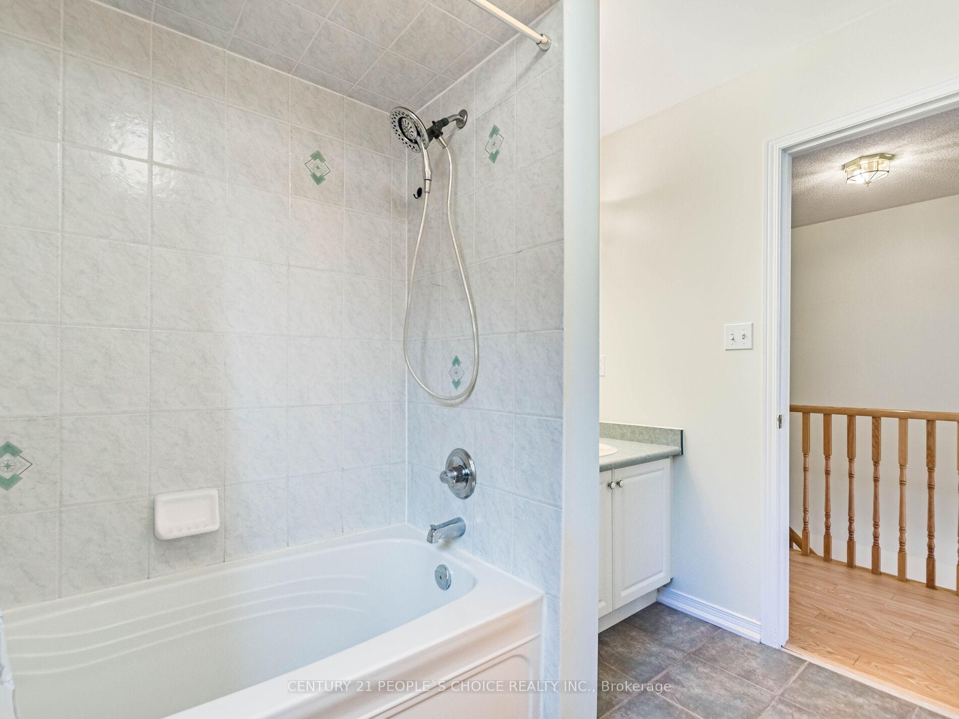 Photo 17 of 93 River Rock Crescent, Brampton, Fletcher's Meadow — HOMEH