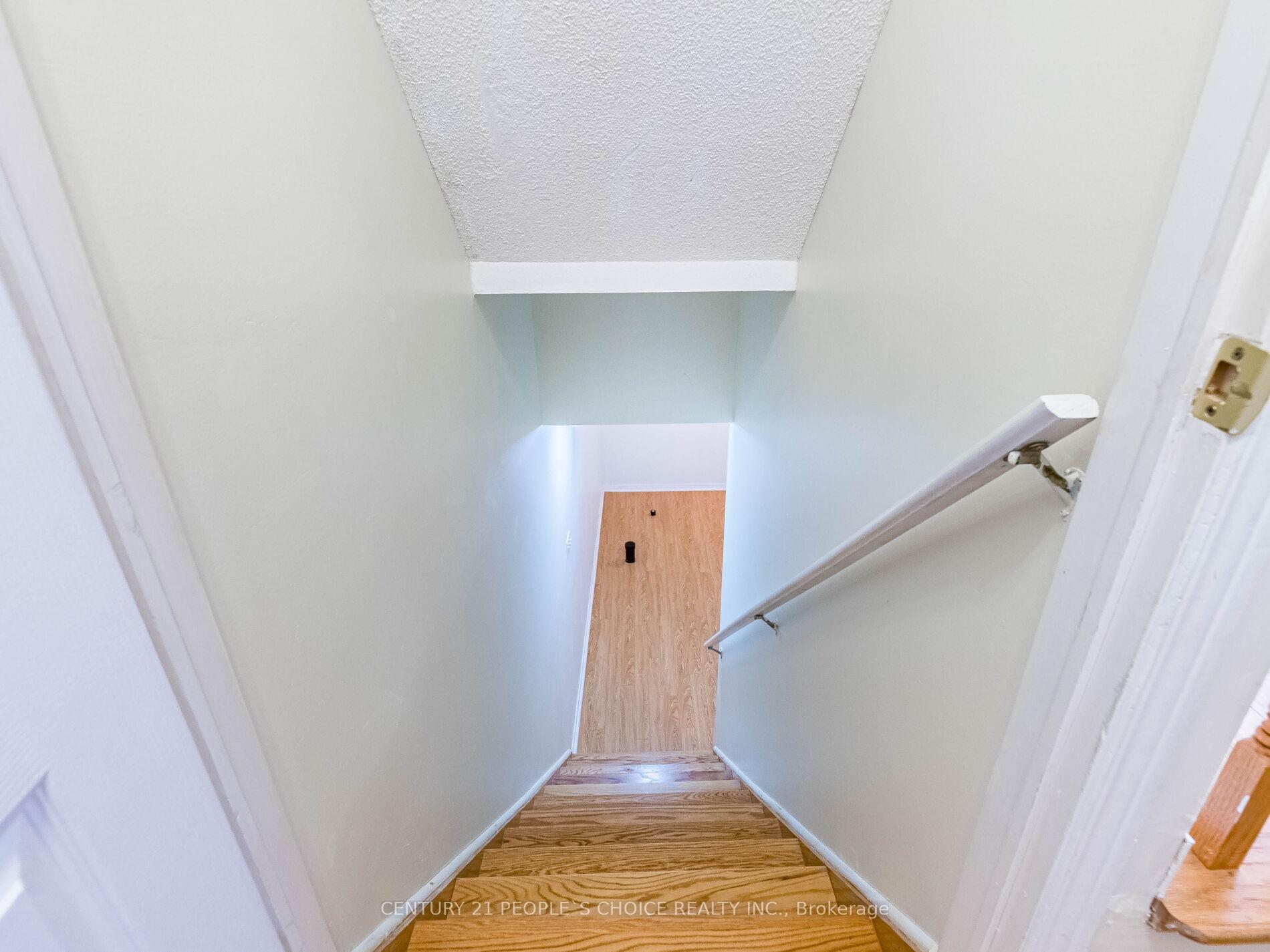 Photo 33 of 93 River Rock Crescent, Brampton, Fletcher's Meadow — HOMEH