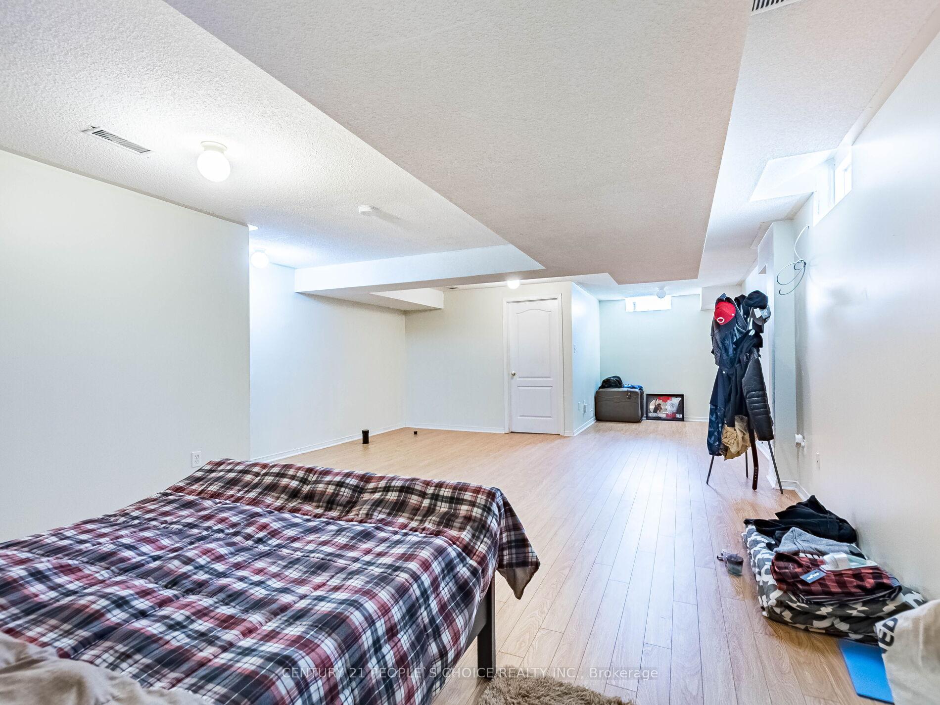 Photo 35 of 93 River Rock Crescent, Brampton, Fletcher's Meadow — HOMEH