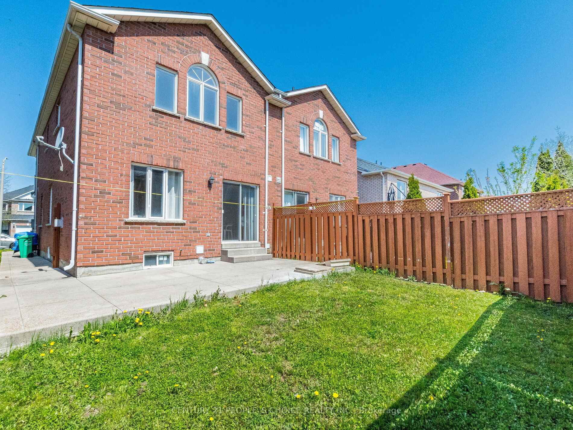 Photo 45 of 93 River Rock Crescent, Brampton, Fletcher's Meadow — HOMEH