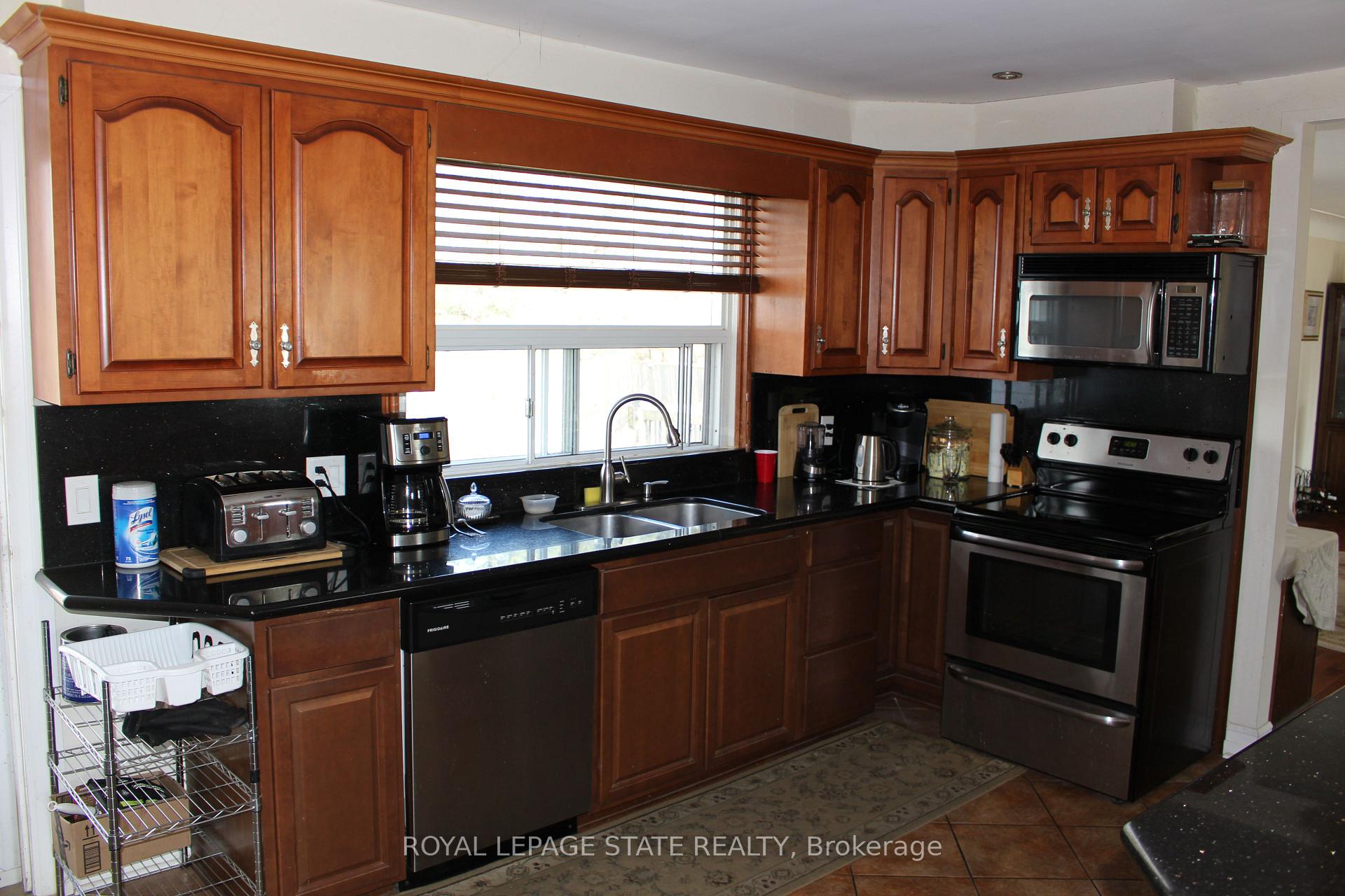 Photo 2 of 2112 Upper James Street, Hamilton, Twenty Place — HOMEH