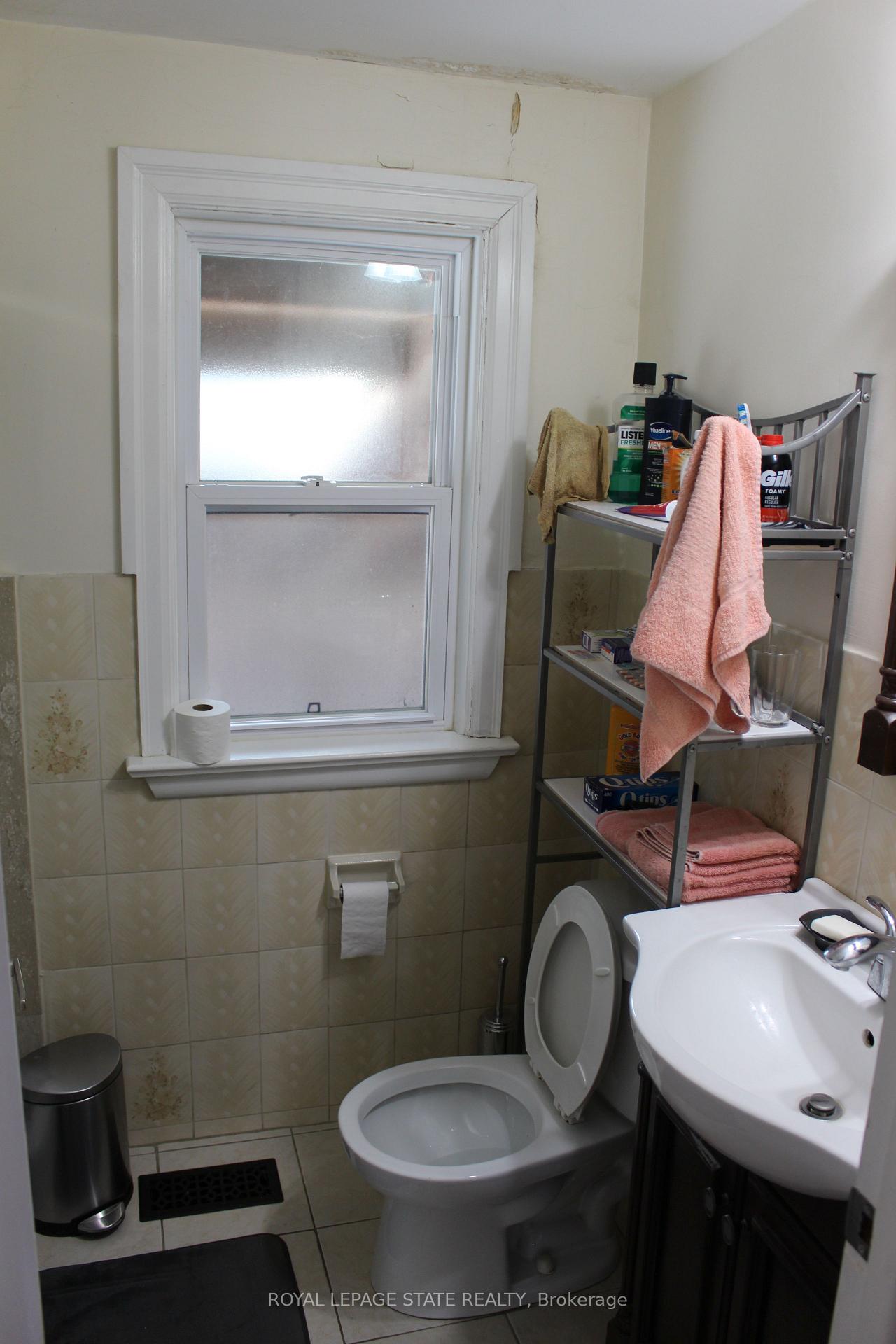 Photo 6 of 2112 Upper James Street, Hamilton, Twenty Place — HOMEH