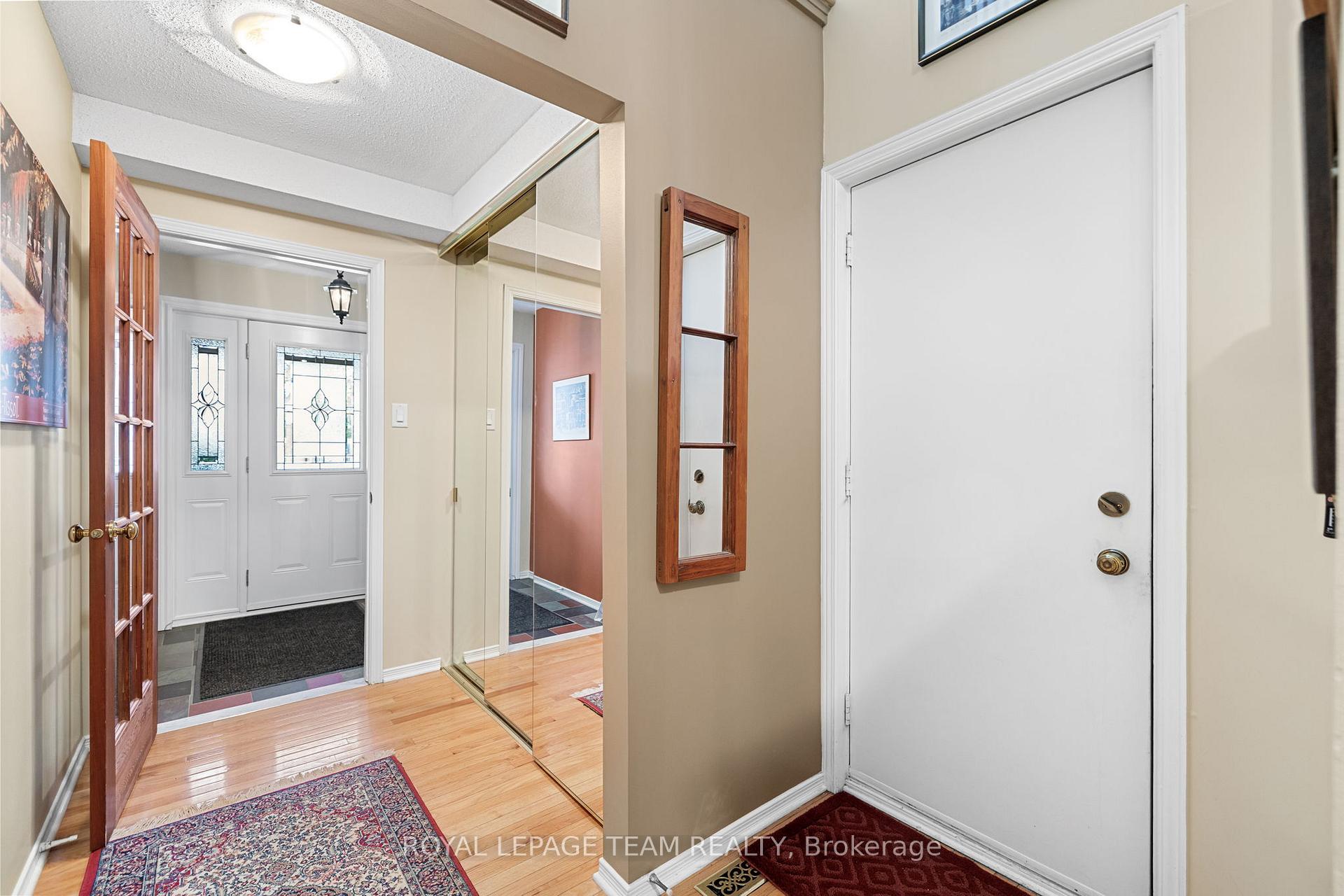 Photo 1 of 84 Winbro Private, Ottawa, Hunt Club/Western Community — HOMEH