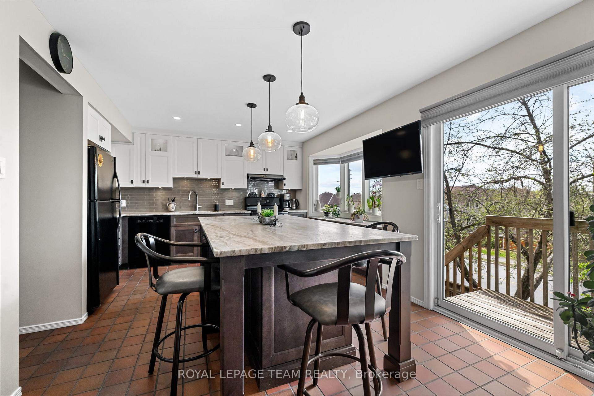 Photo 13 of 84 Winbro Private, Ottawa, Hunt Club/Western Community — HOMEH