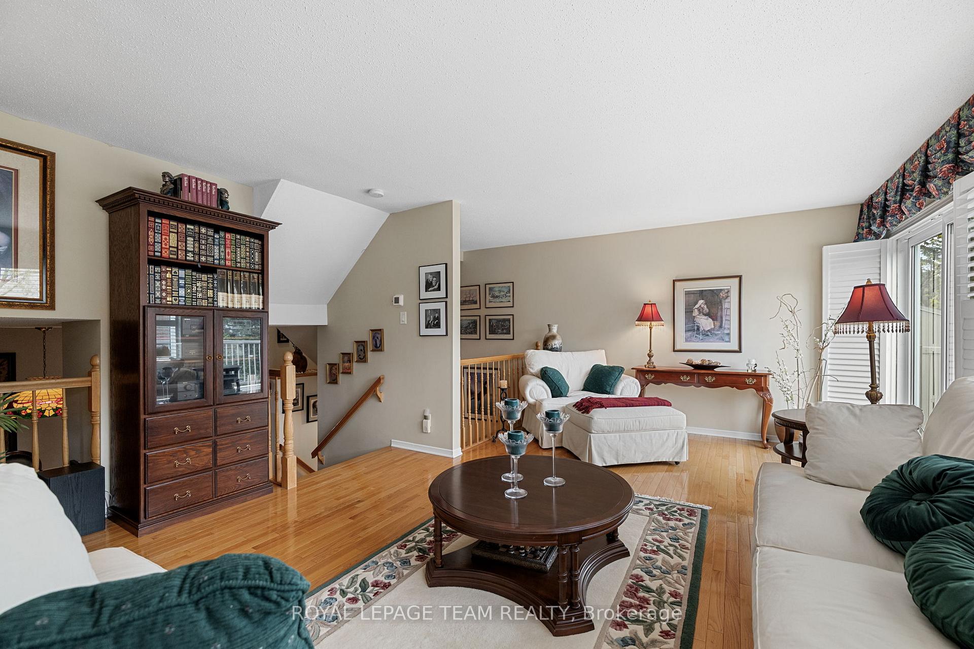 Photo 17 of 84 Winbro Private, Ottawa, Hunt Club/Western Community — HOMEH