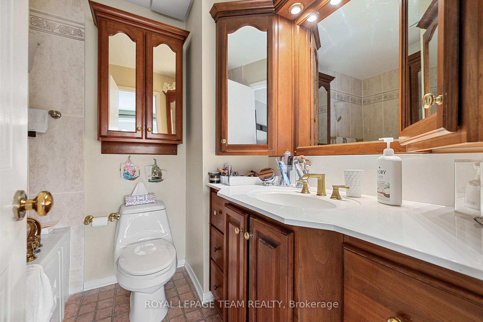 Photo 18 of 84 Winbro Private, Ottawa, Hunt Club/Western Community — HOMEH