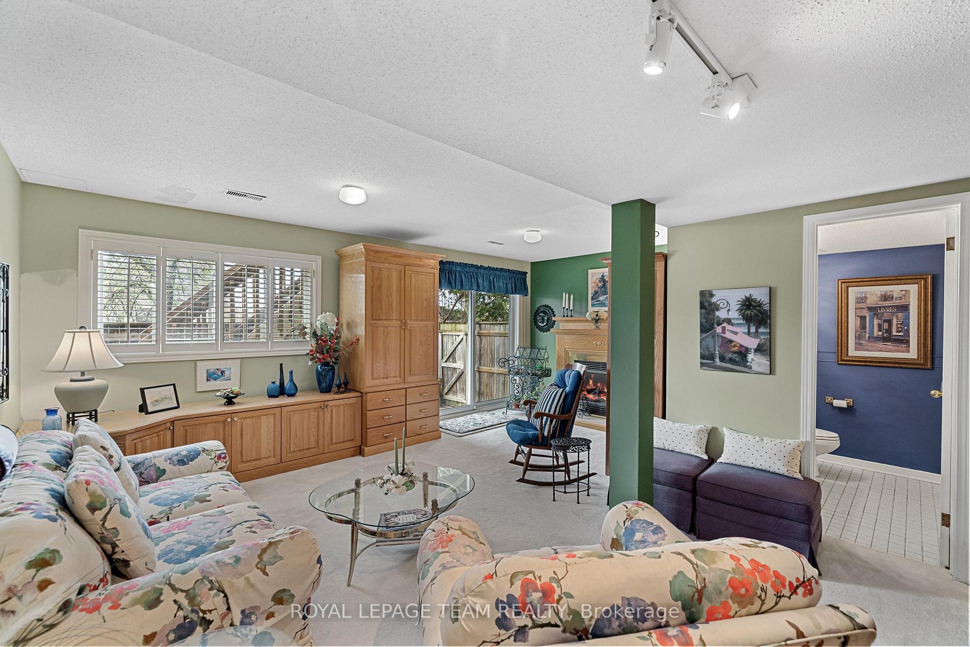Photo 22 of 84 Winbro Private, Ottawa, Hunt Club/Western Community — HOMEH