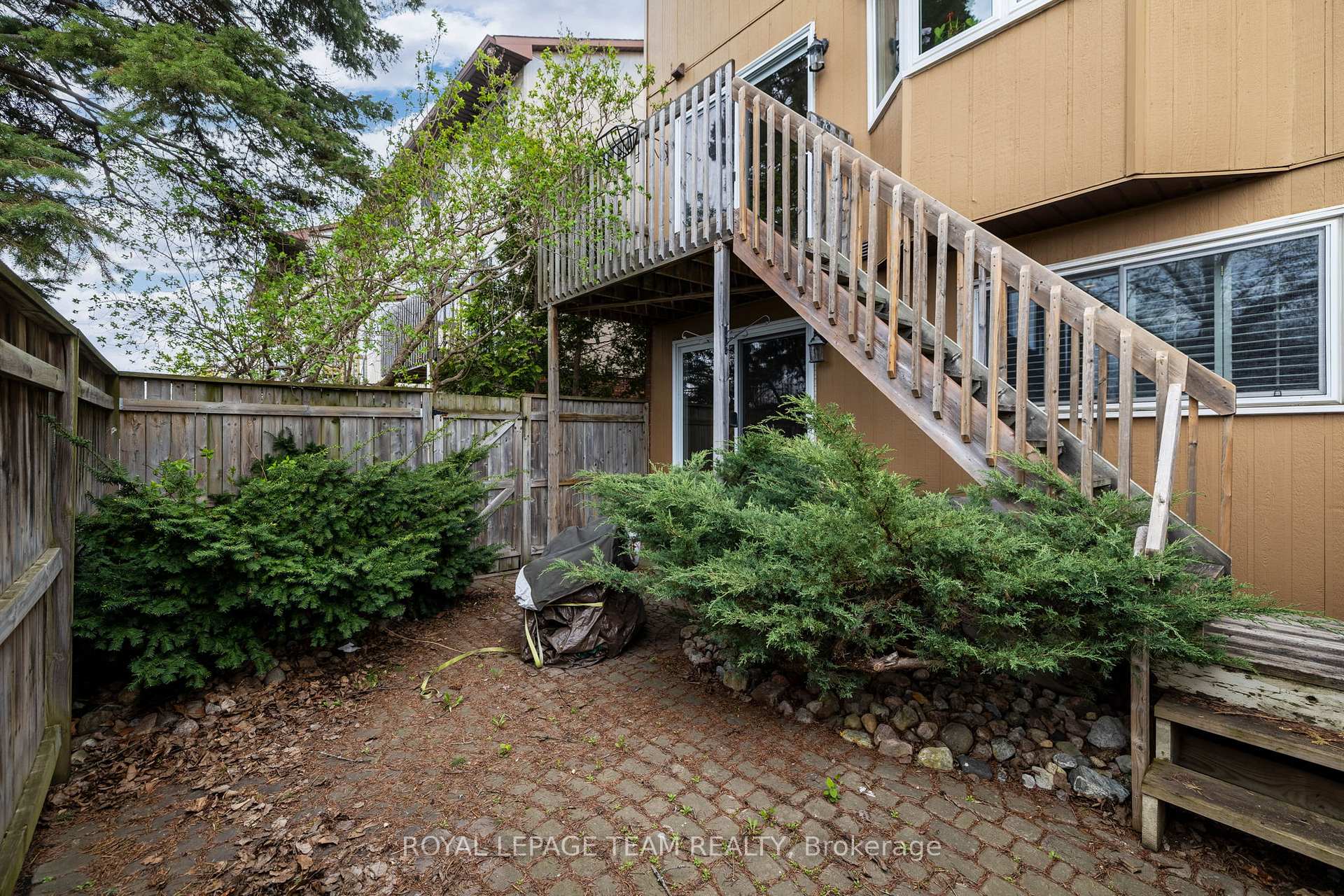 Photo 33 of 84 Winbro Private, Ottawa, Hunt Club/Western Community — HOMEH