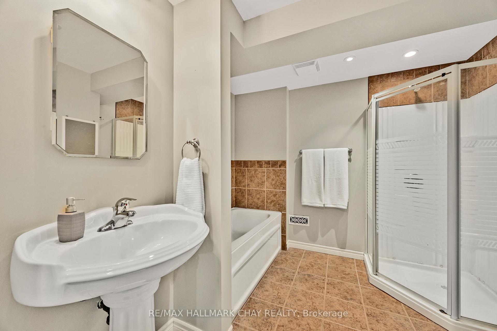 Photo 14 of 314 Harvie Road, Barrie, Holly — HOMEH