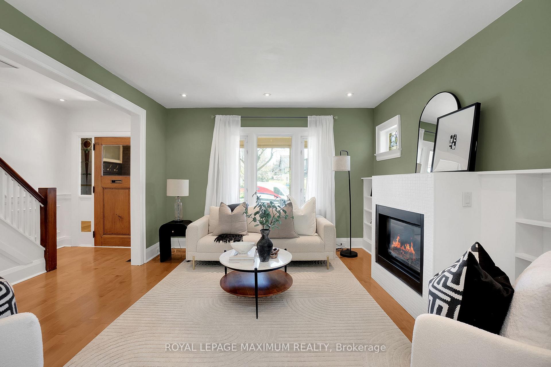 Photo 4 of 30 Dixon Avenue, Toronto, The Beaches — HOMEH