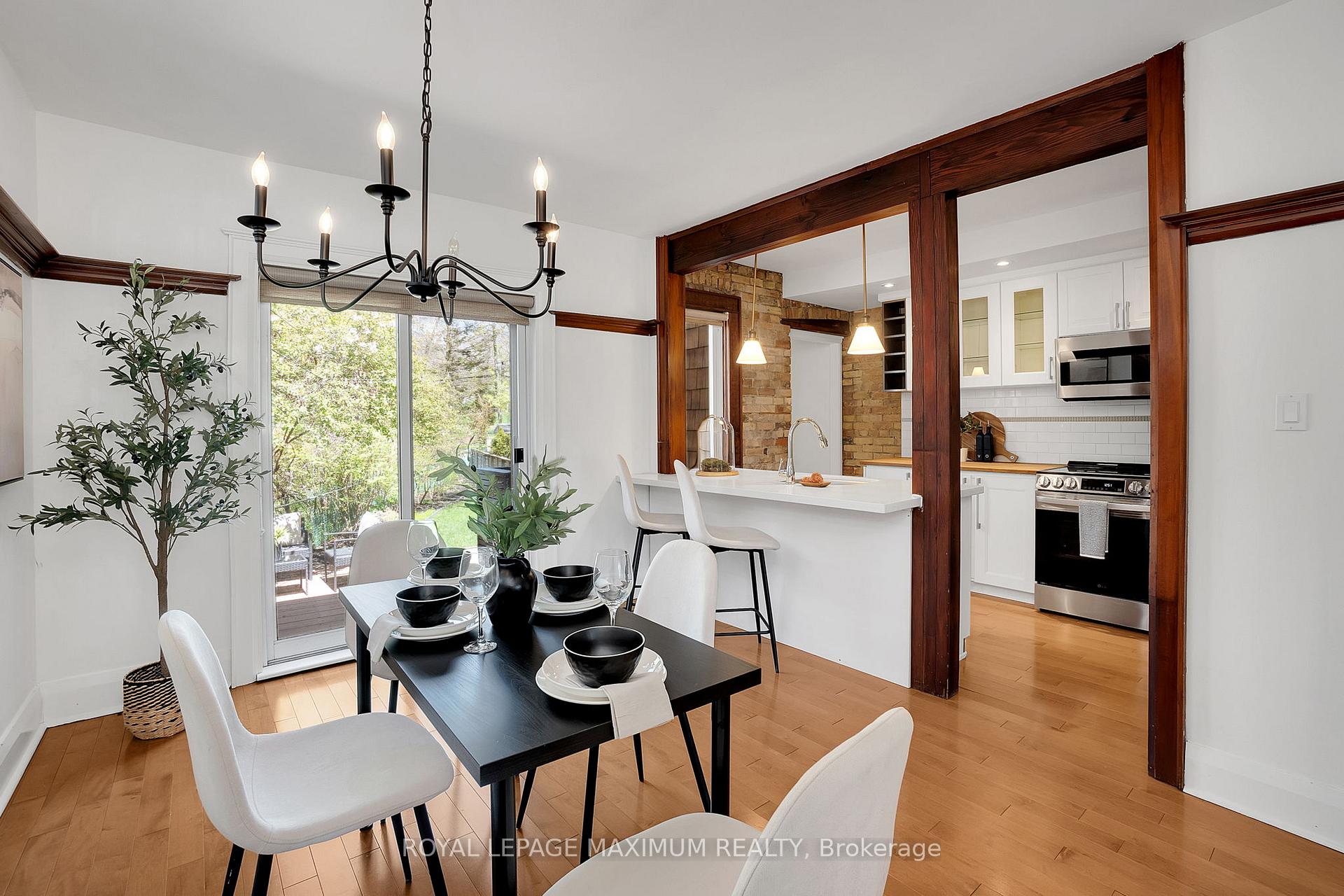 Photo 15 of 30 Dixon Avenue, Toronto, The Beaches — HOMEH