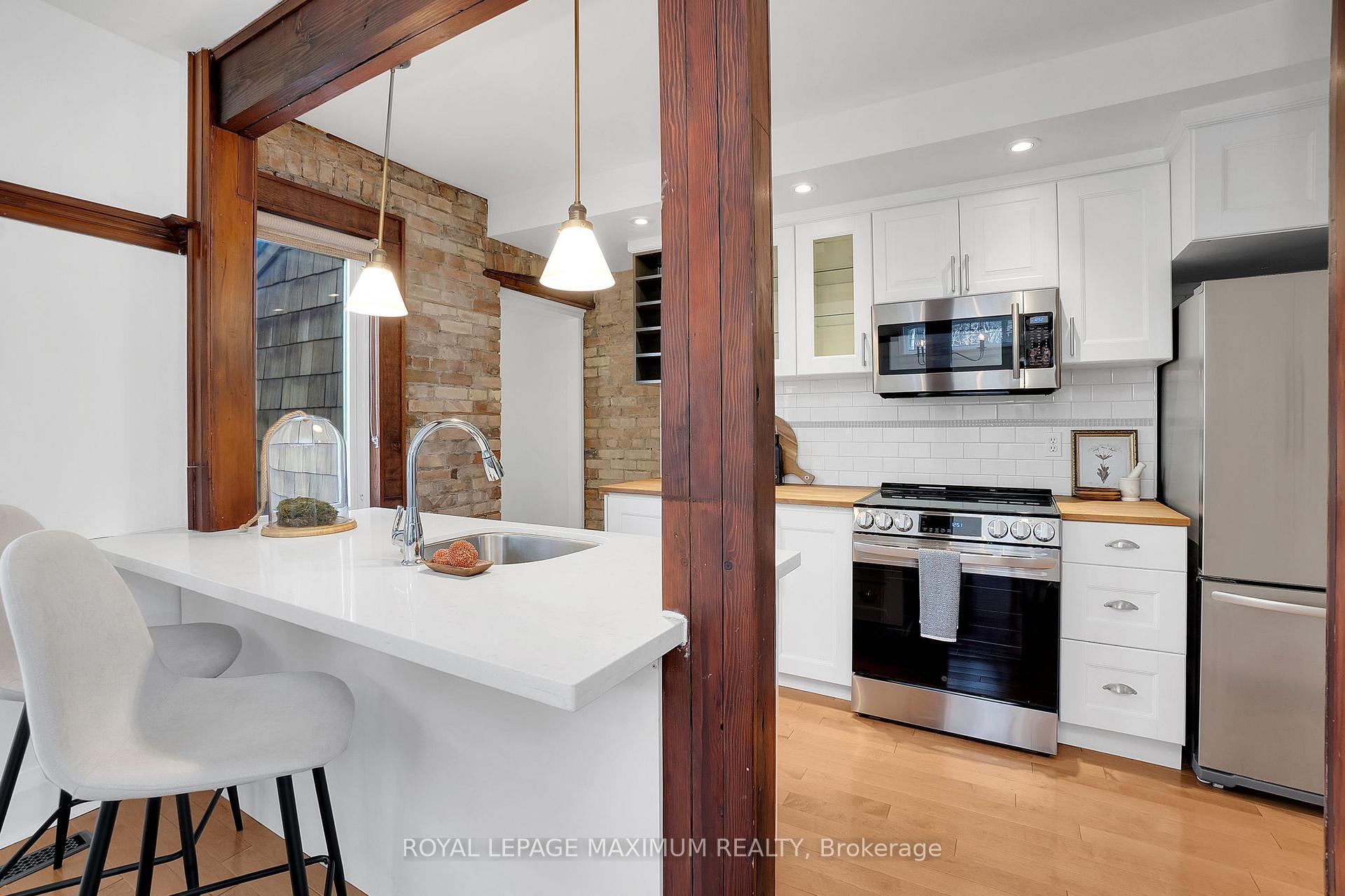 Photo 7 of 30 Dixon Avenue, Toronto, The Beaches — HOMEH