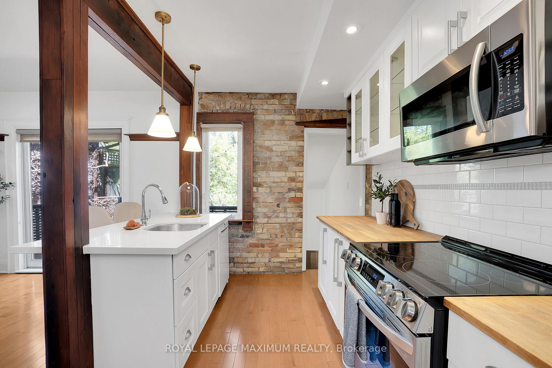 Photo 19 of 30 Dixon Avenue, Toronto, The Beaches — HOMEH