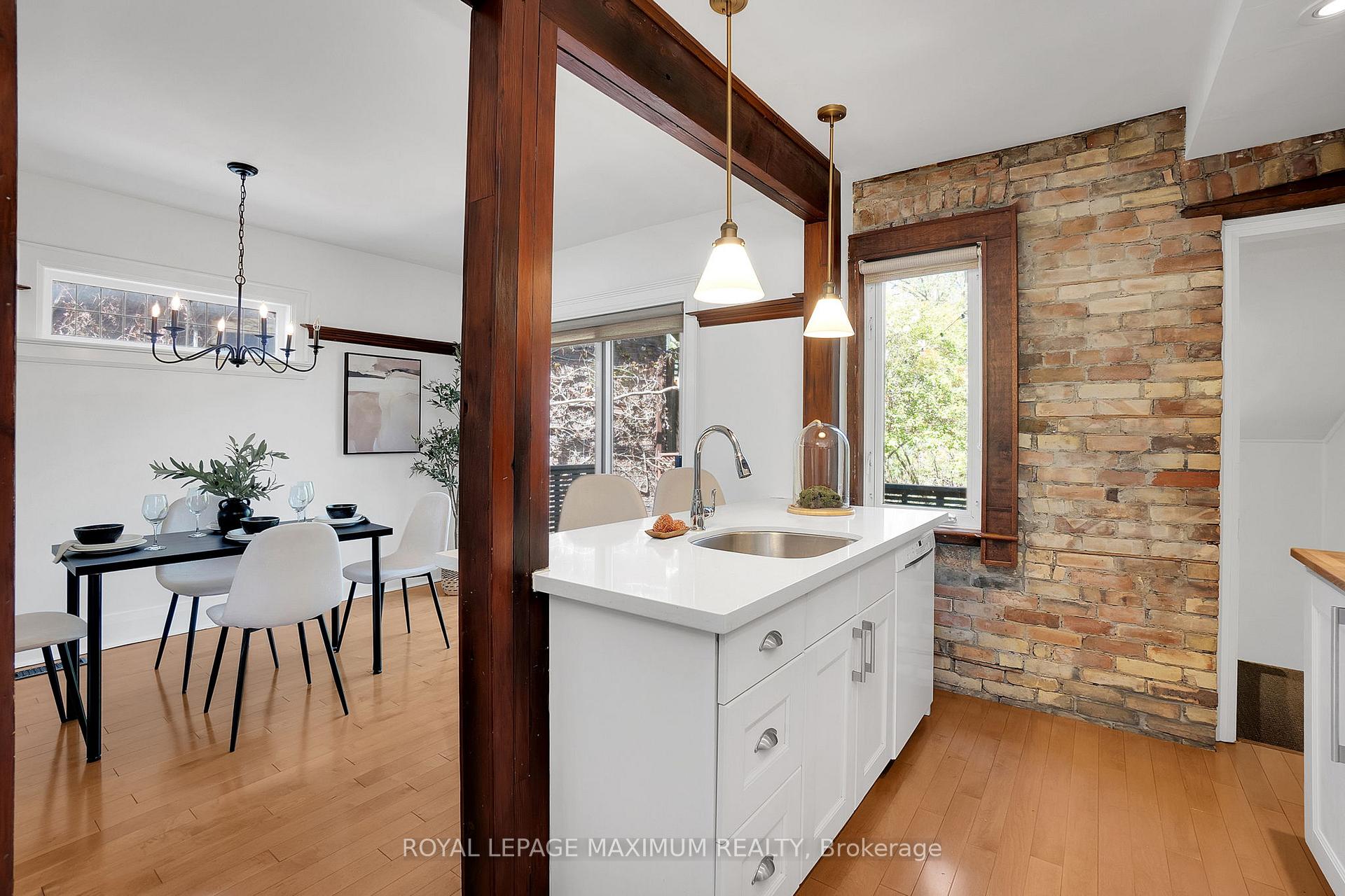 Photo 11 of 30 Dixon Avenue, Toronto, The Beaches — HOMEH