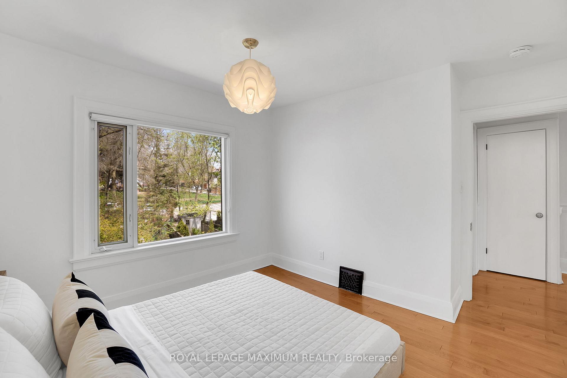 Photo 17 of 30 Dixon Avenue, Toronto, The Beaches — HOMEH