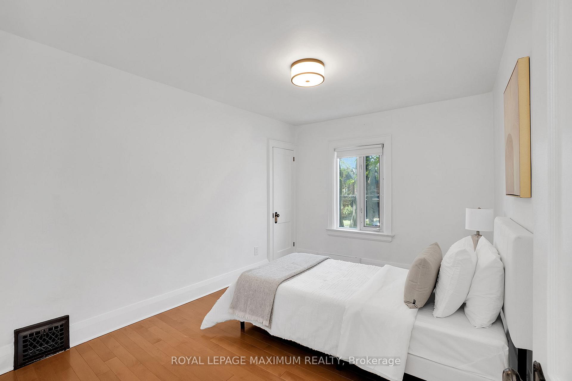 Photo 16 of 30 Dixon Avenue, Toronto, The Beaches — HOMEH