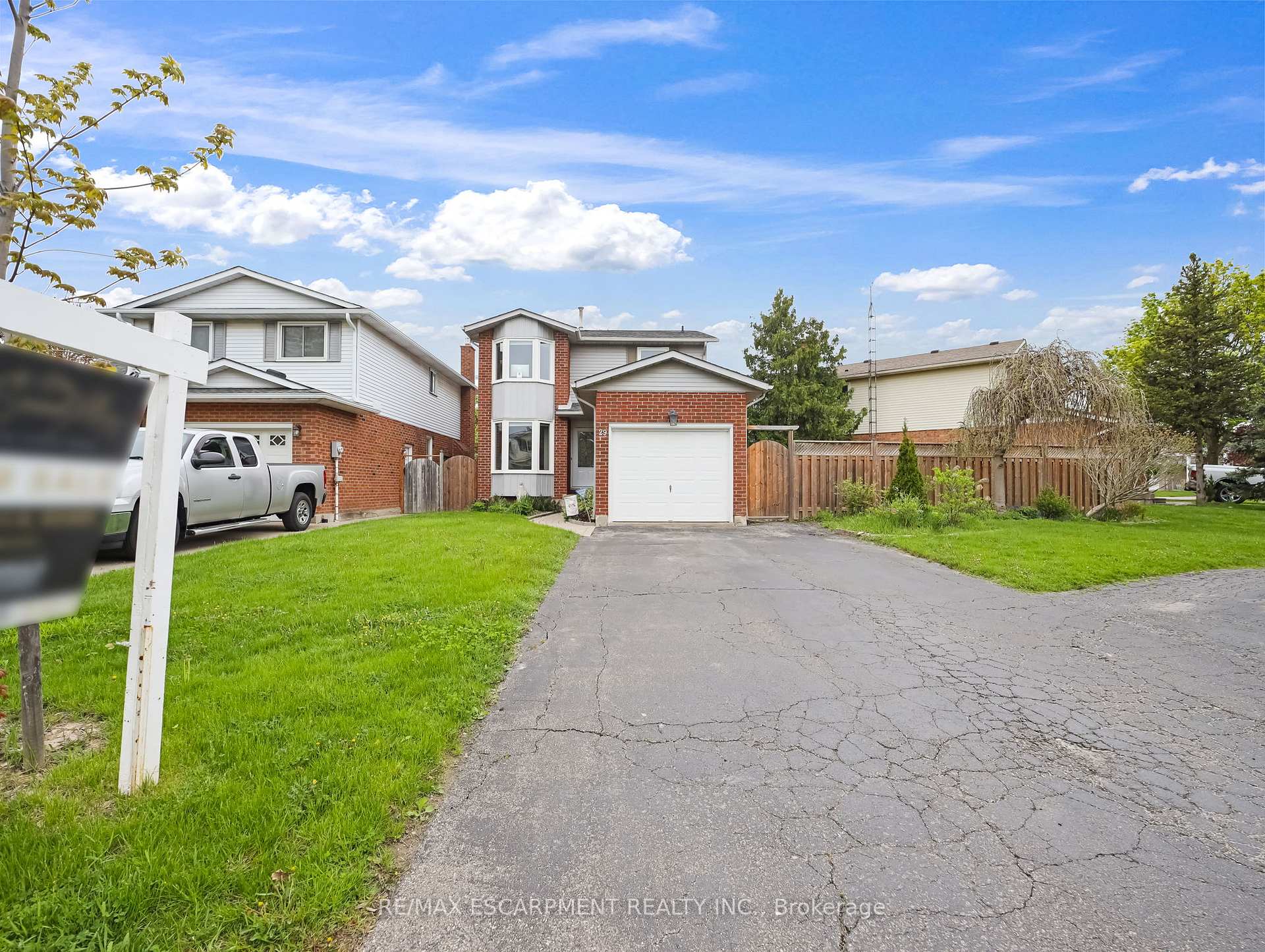 Photo 4 of 29 Capri Street, Thorold, Confederation Heights — HOMEH
