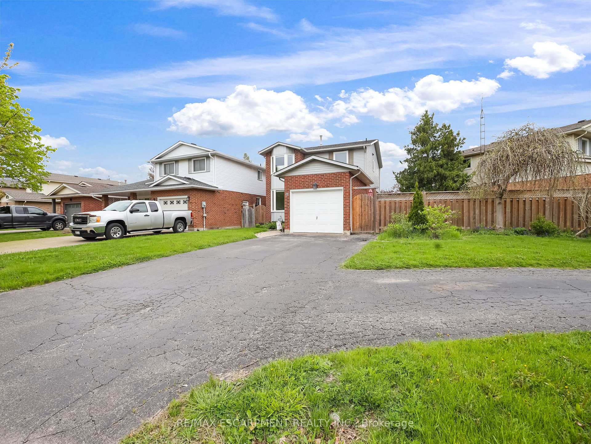 Photo 3 of 29 Capri Street, Thorold, Confederation Heights — HOMEH