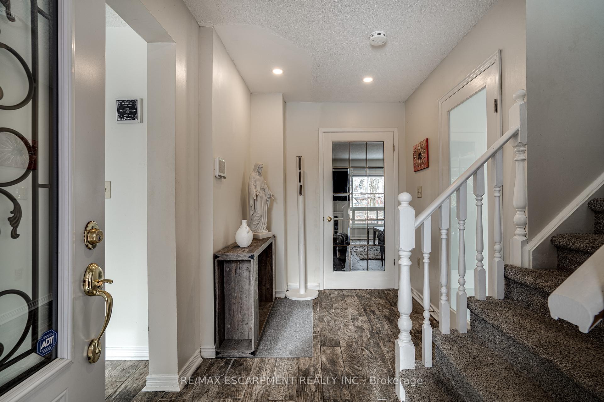 Photo 9 of 29 Capri Street, Thorold, Confederation Heights — HOMEH