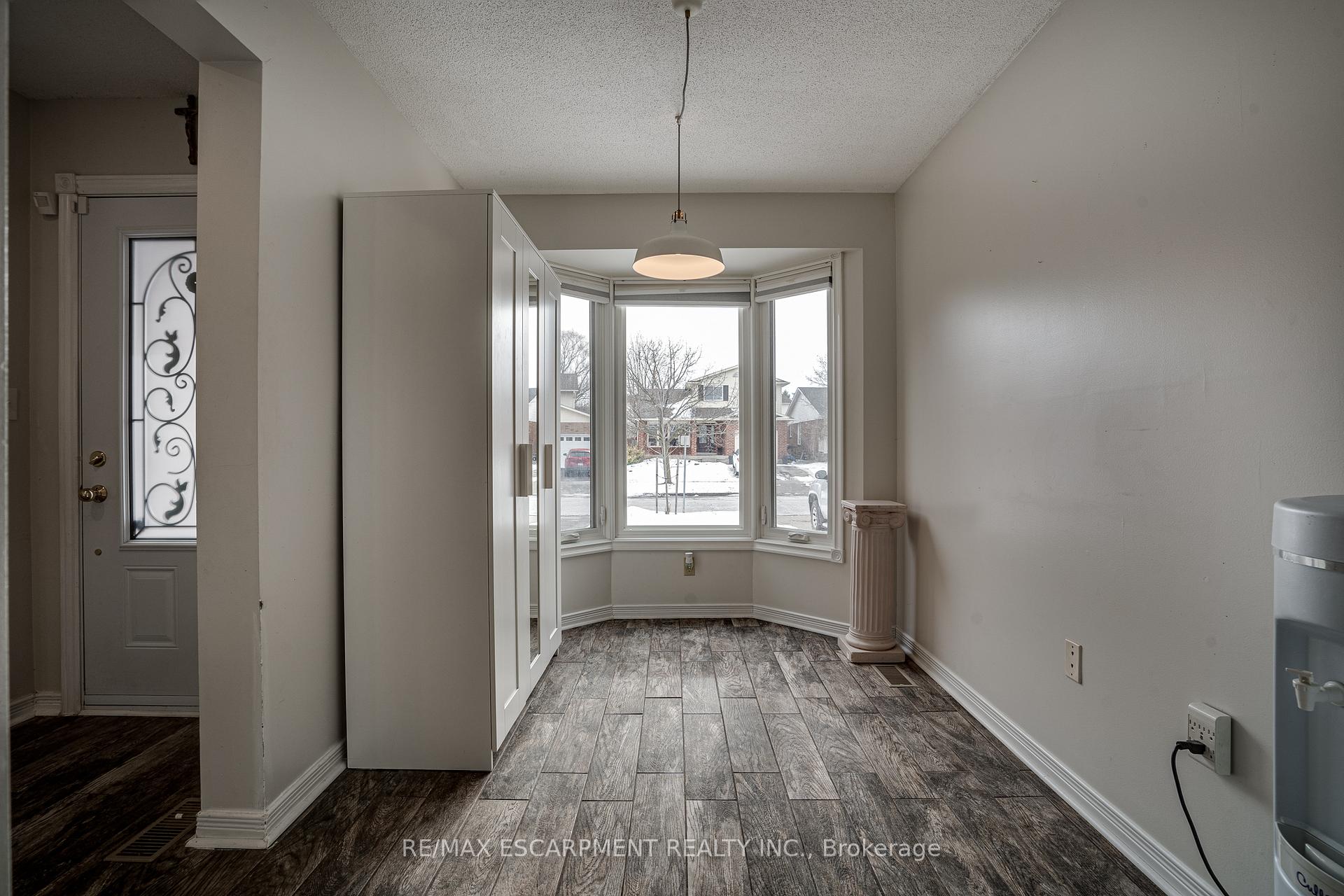 Photo 24 of 29 Capri Street, Thorold, Confederation Heights — HOMEH
