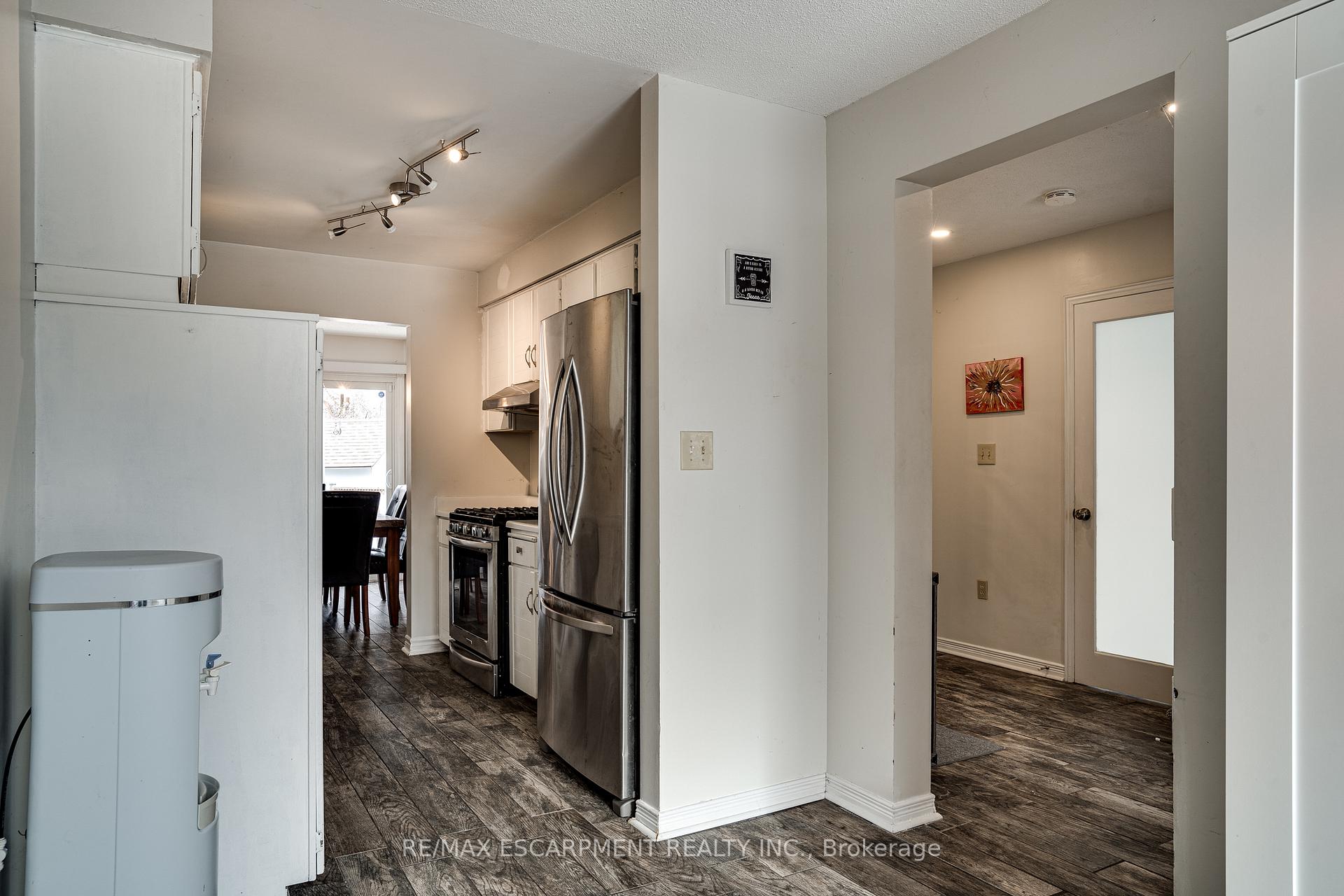 Photo 5 of 29 Capri Street, Thorold, Confederation Heights — HOMEH