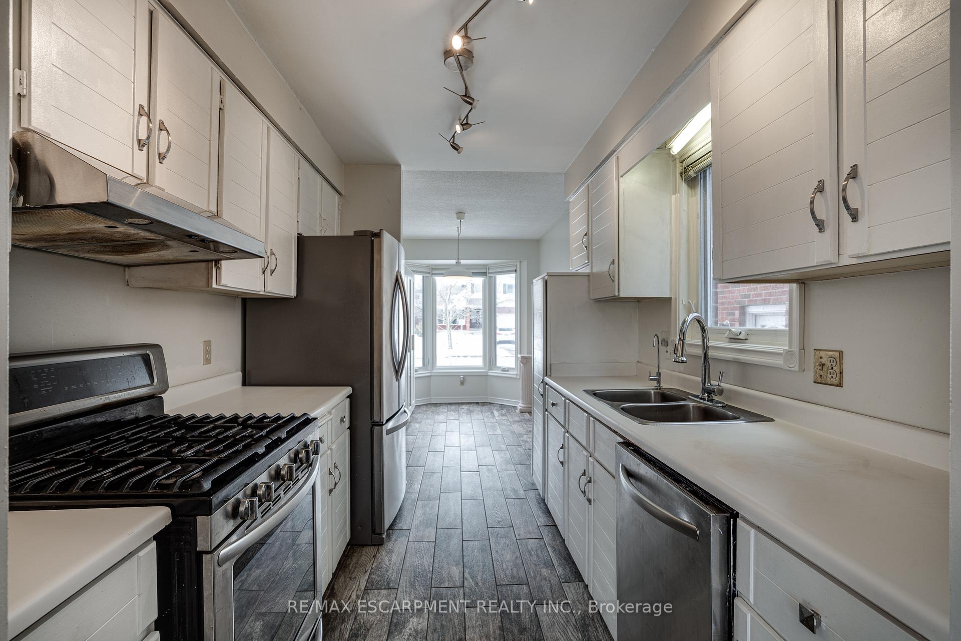 Photo 8 of 29 Capri Street, Thorold, Confederation Heights — HOMEH
