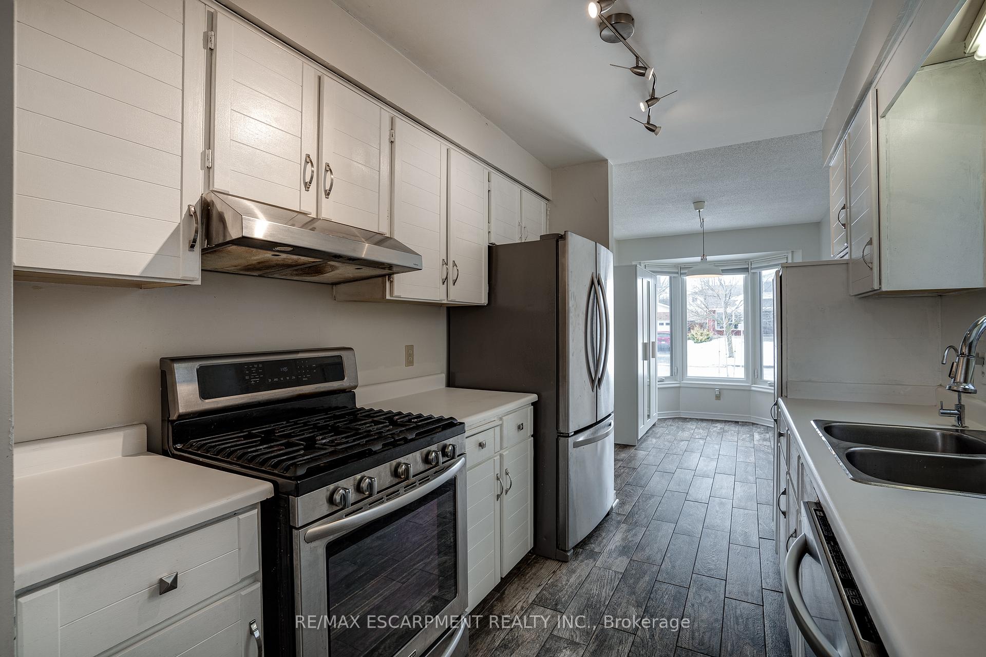 Photo 10 of 29 Capri Street, Thorold, Confederation Heights — HOMEH