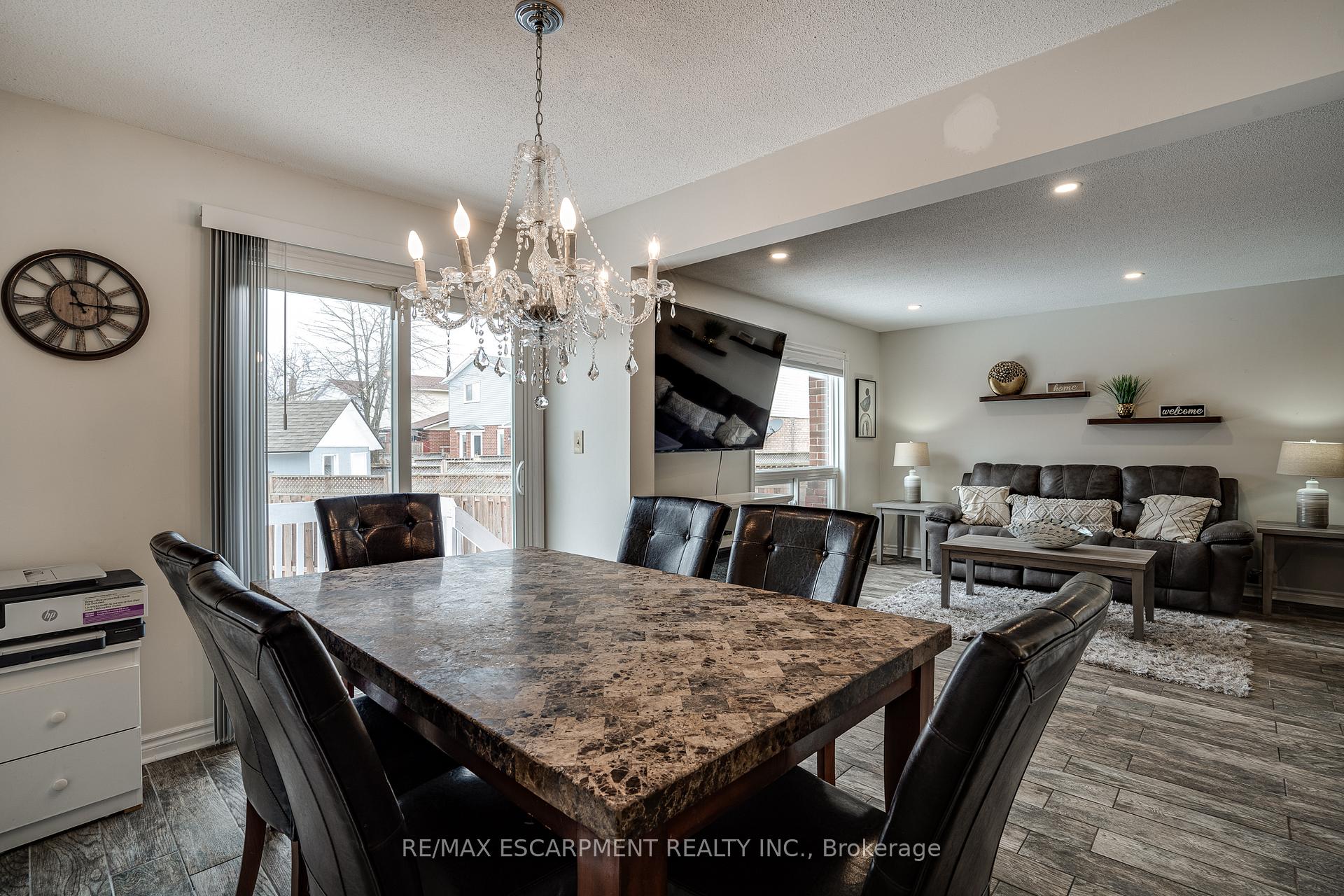 Photo 7 of 29 Capri Street, Thorold, Confederation Heights — HOMEH