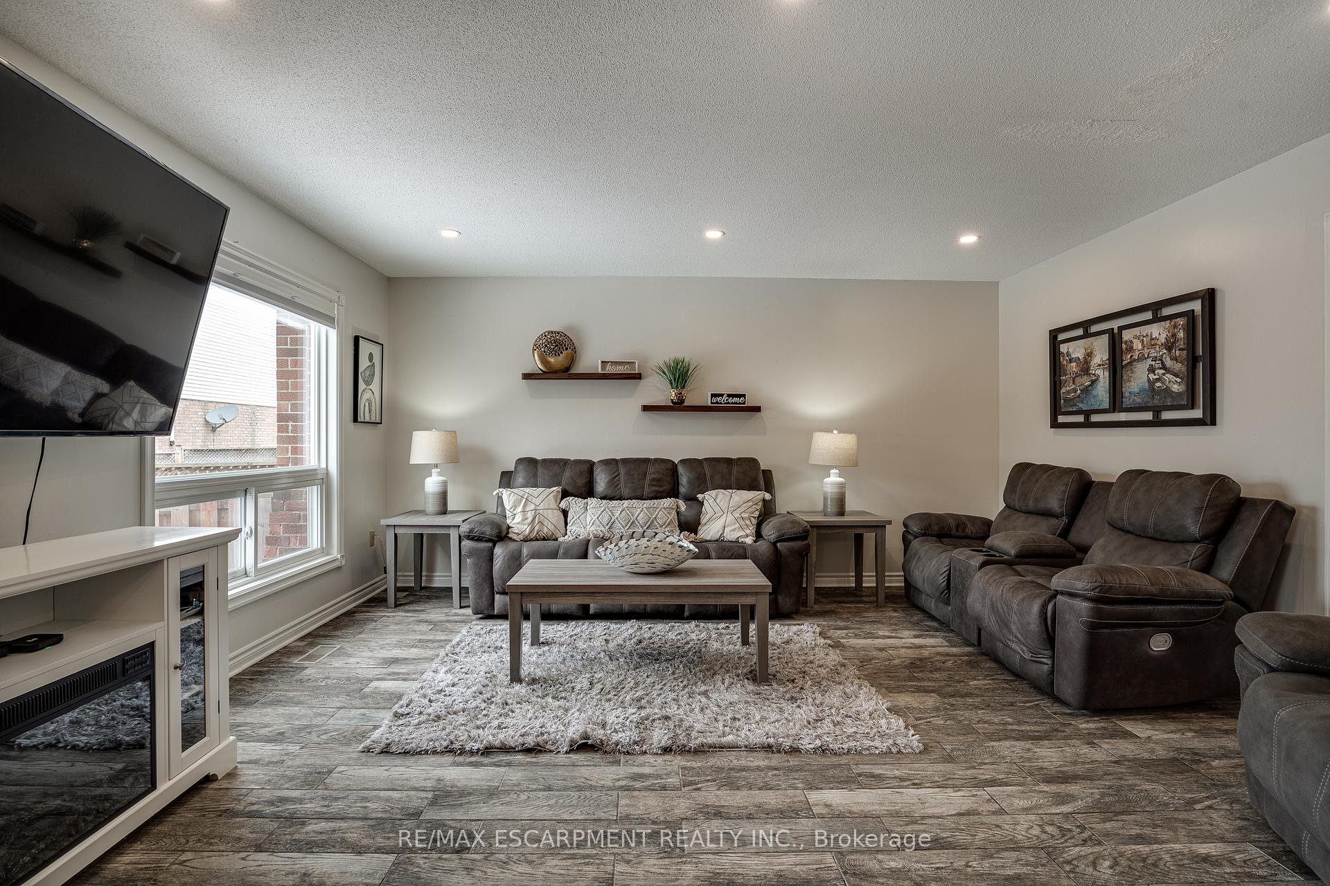 Photo 20 of 29 Capri Street, Thorold, Confederation Heights — HOMEH
