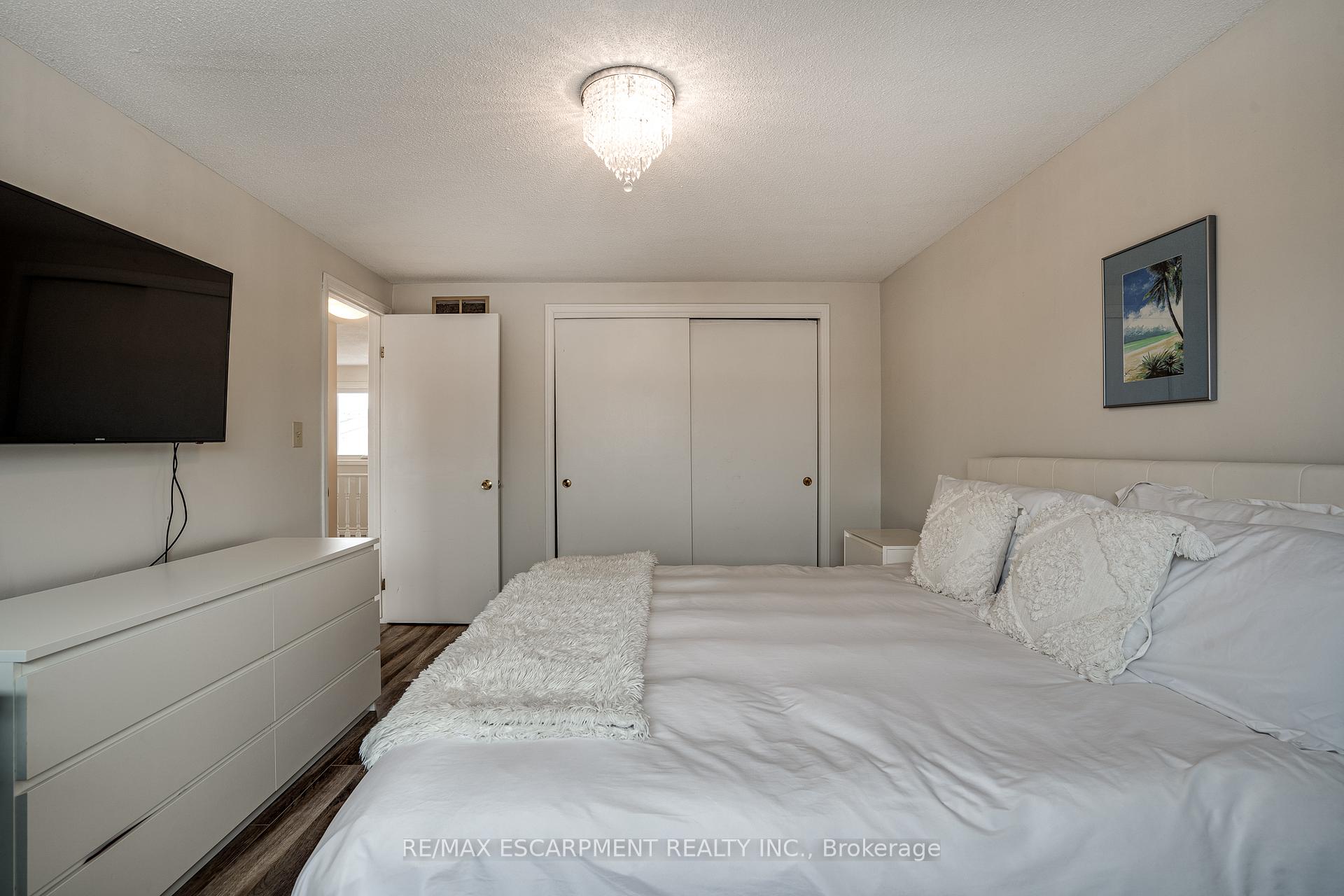 Photo 16 of 29 Capri Street, Thorold, Confederation Heights — HOMEH