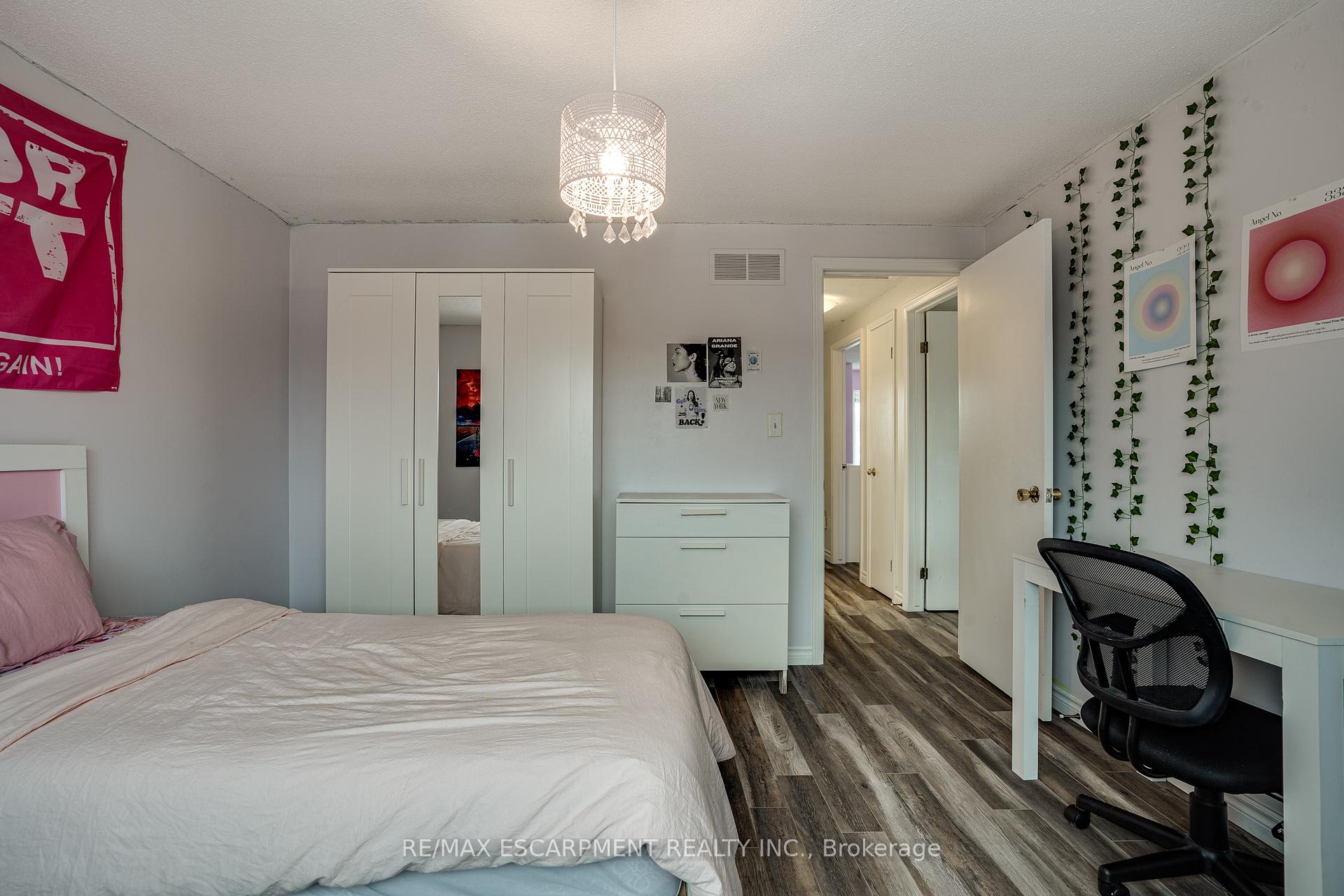 Photo 15 of 29 Capri Street, Thorold, Confederation Heights — HOMEH