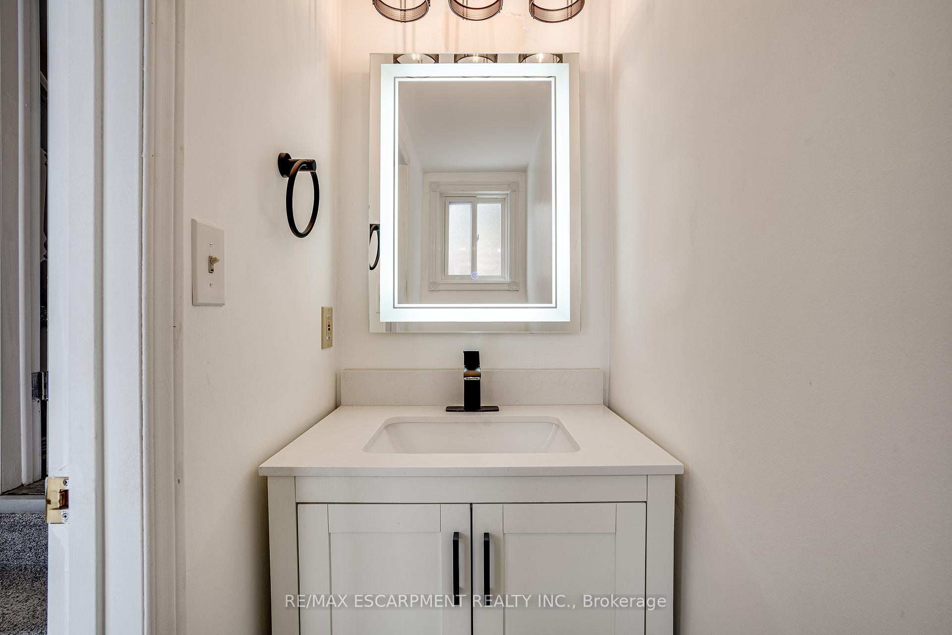 Photo 23 of 29 Capri Street, Thorold, Confederation Heights — HOMEH