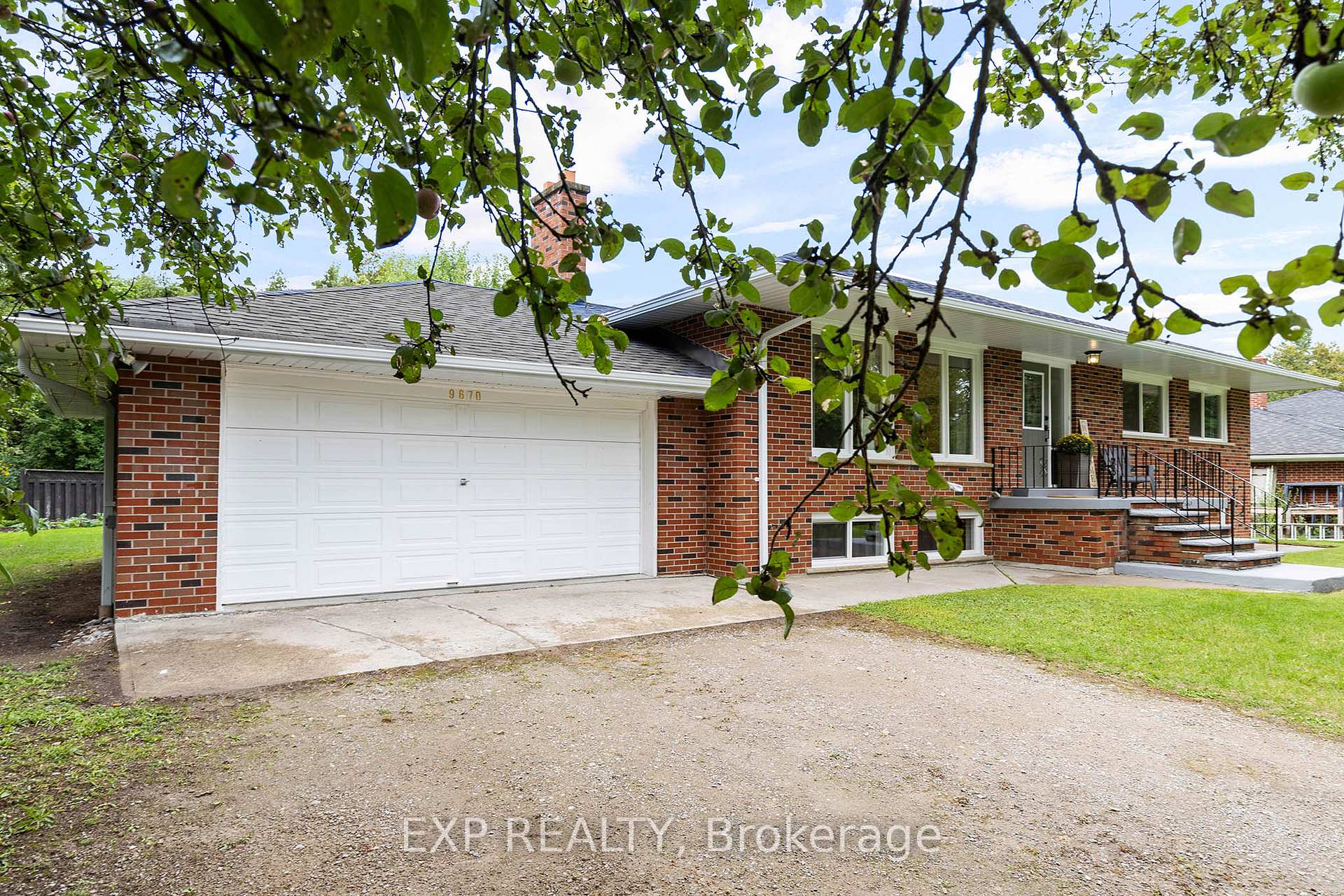 Photo 3 of 9670 Morning Glory Road, Georgina, Pefferlaw — HOMEH