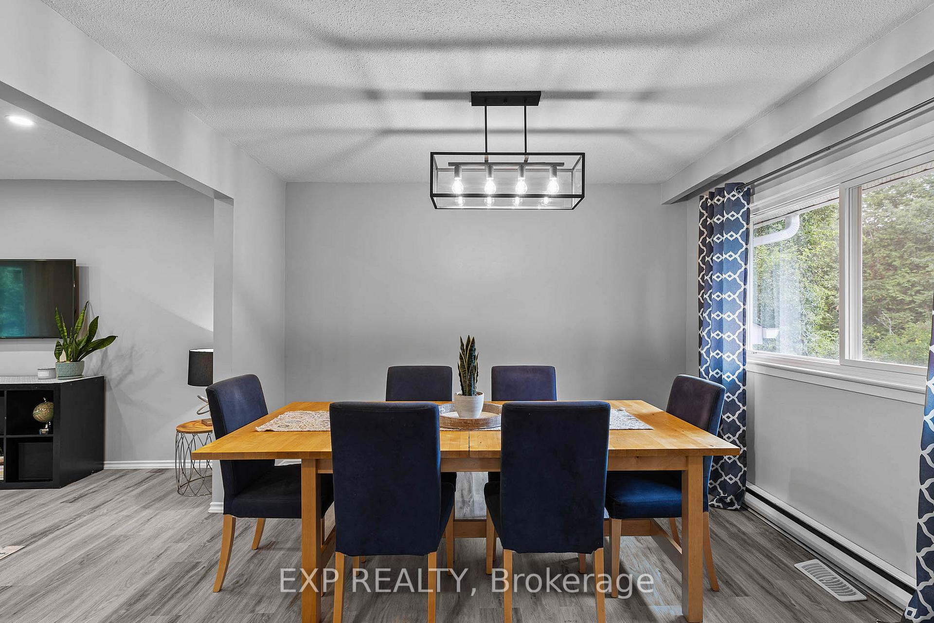 Photo 10 of 9670 Morning Glory Road, Georgina, Pefferlaw — HOMEH