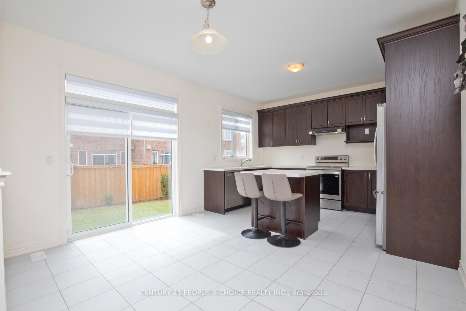 Photo 10 of 4 Elverton Crescent, Brampton, Northwest Brampton — HOMEH