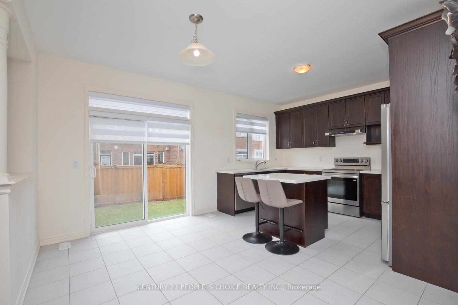 Photo 11 of 4 Elverton Crescent, Brampton, Northwest Brampton — HOMEH