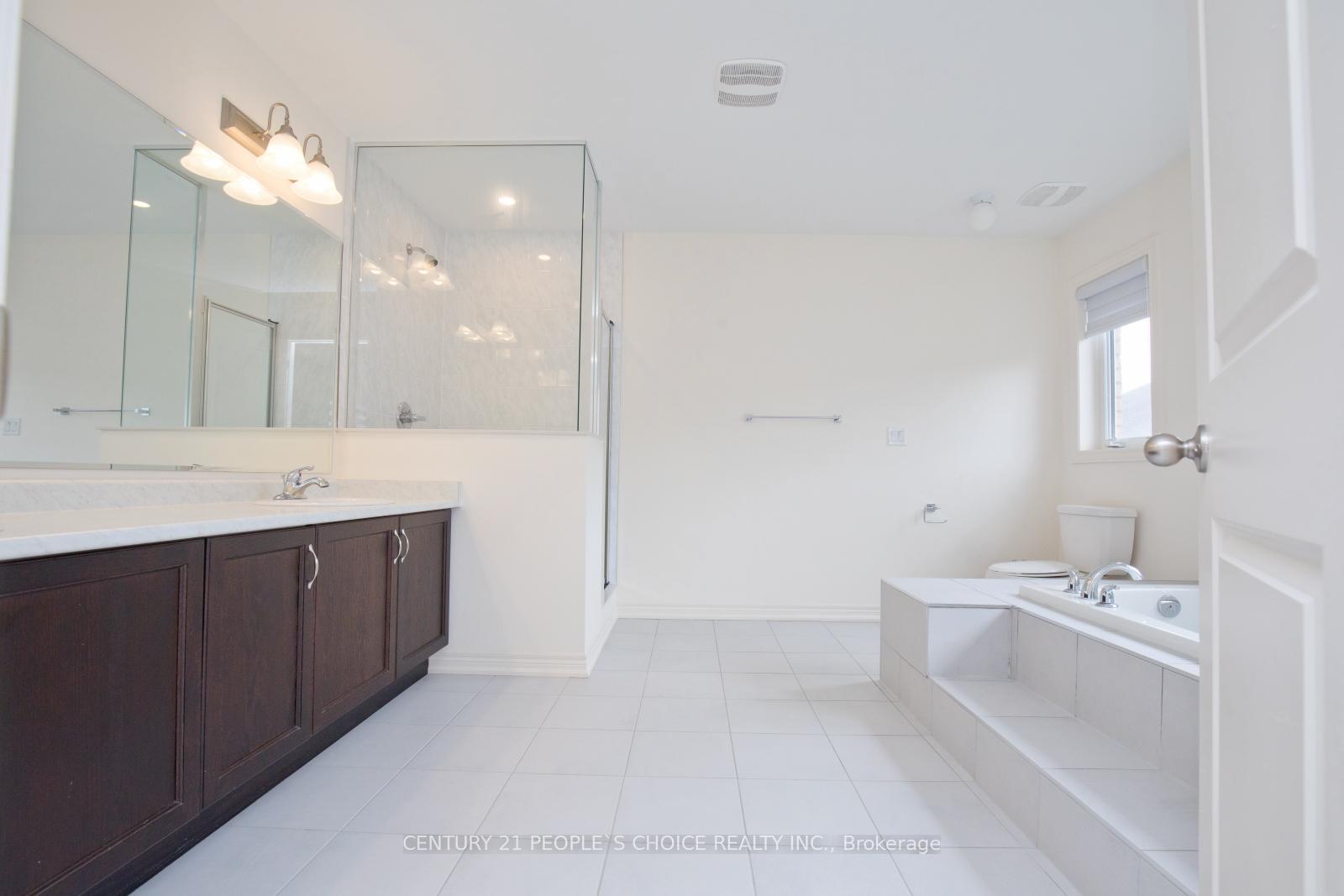 Photo 23 of 4 Elverton Crescent, Brampton, Northwest Brampton — HOMEH