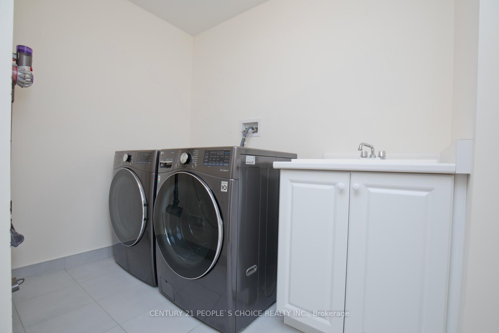 Photo 32 of 4 Elverton Crescent, Brampton, Northwest Brampton — HOMEH