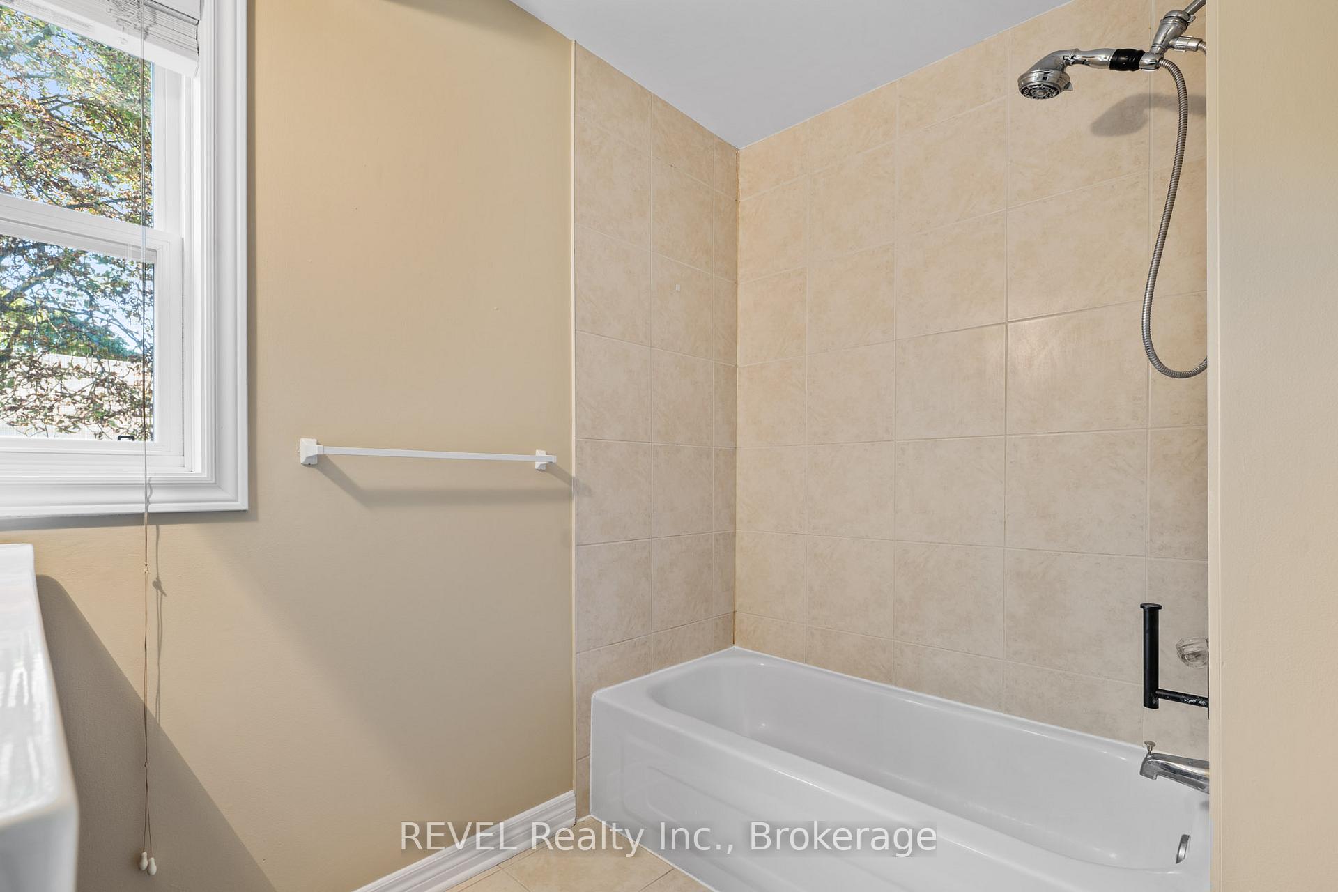 Photo 18 of 17 Sandown Street, St. Catharines, Fairview — HOMEH