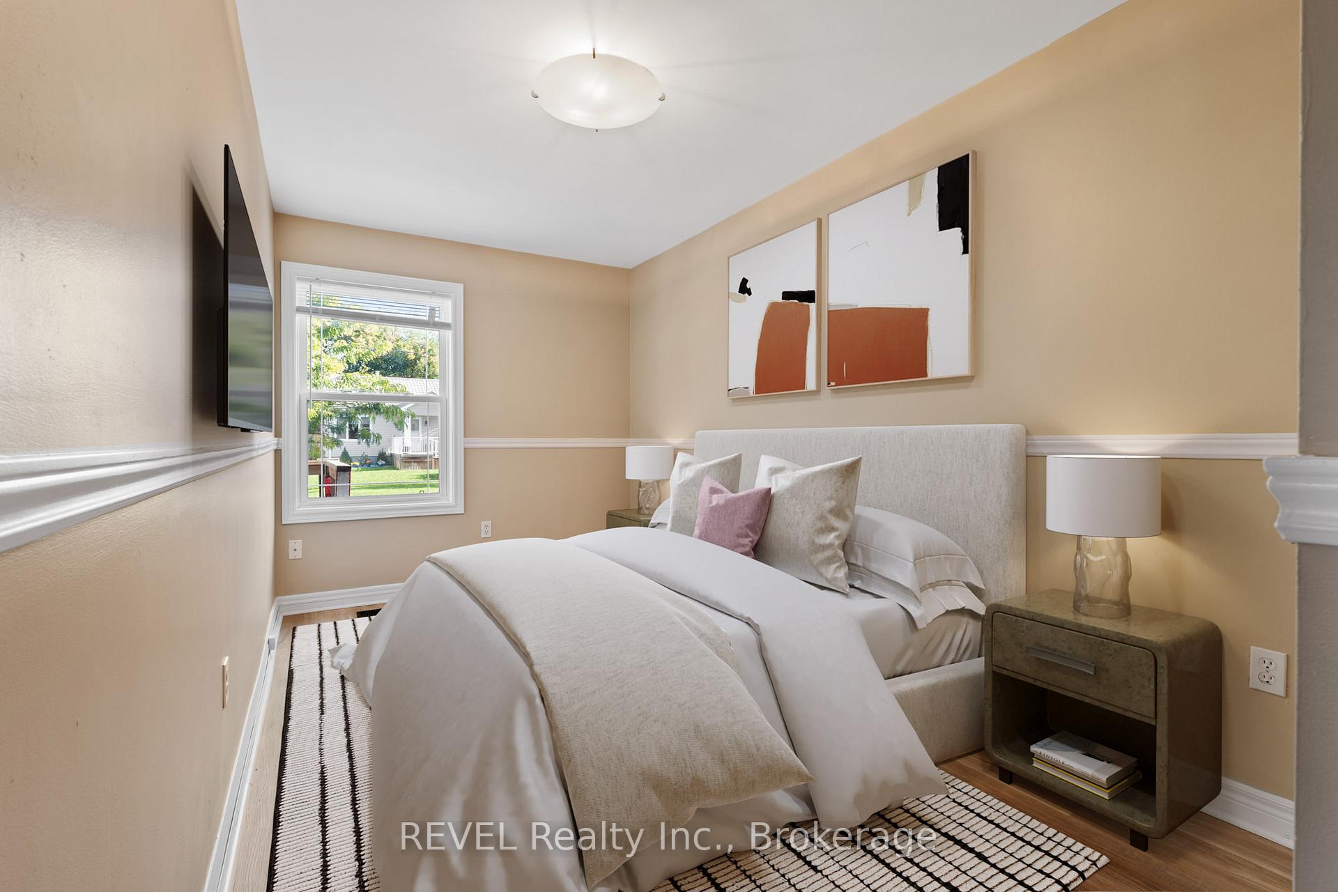 Photo 12 of 17 Sandown Street, St. Catharines, Fairview — HOMEH