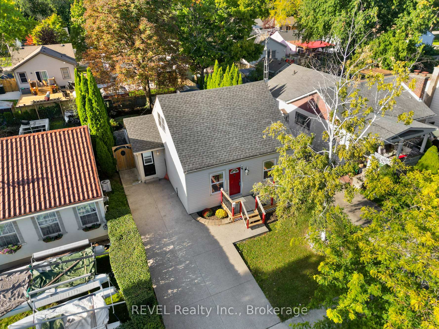 Photo 11 of 17 Sandown Street, St. Catharines, Fairview — HOMEH