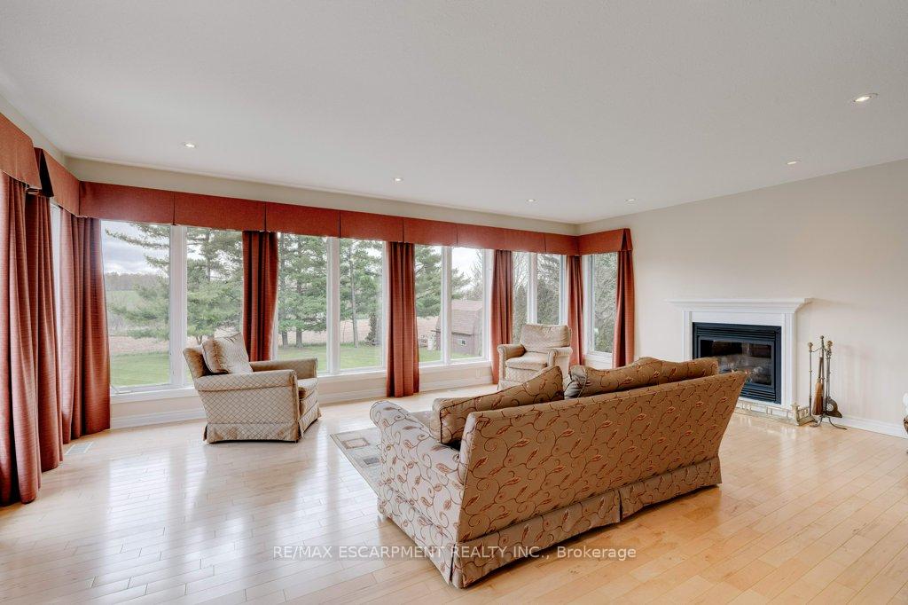 Photo 12 of 2272 Troy Road W, Hamilton, Rural Flamborough — HOMEH