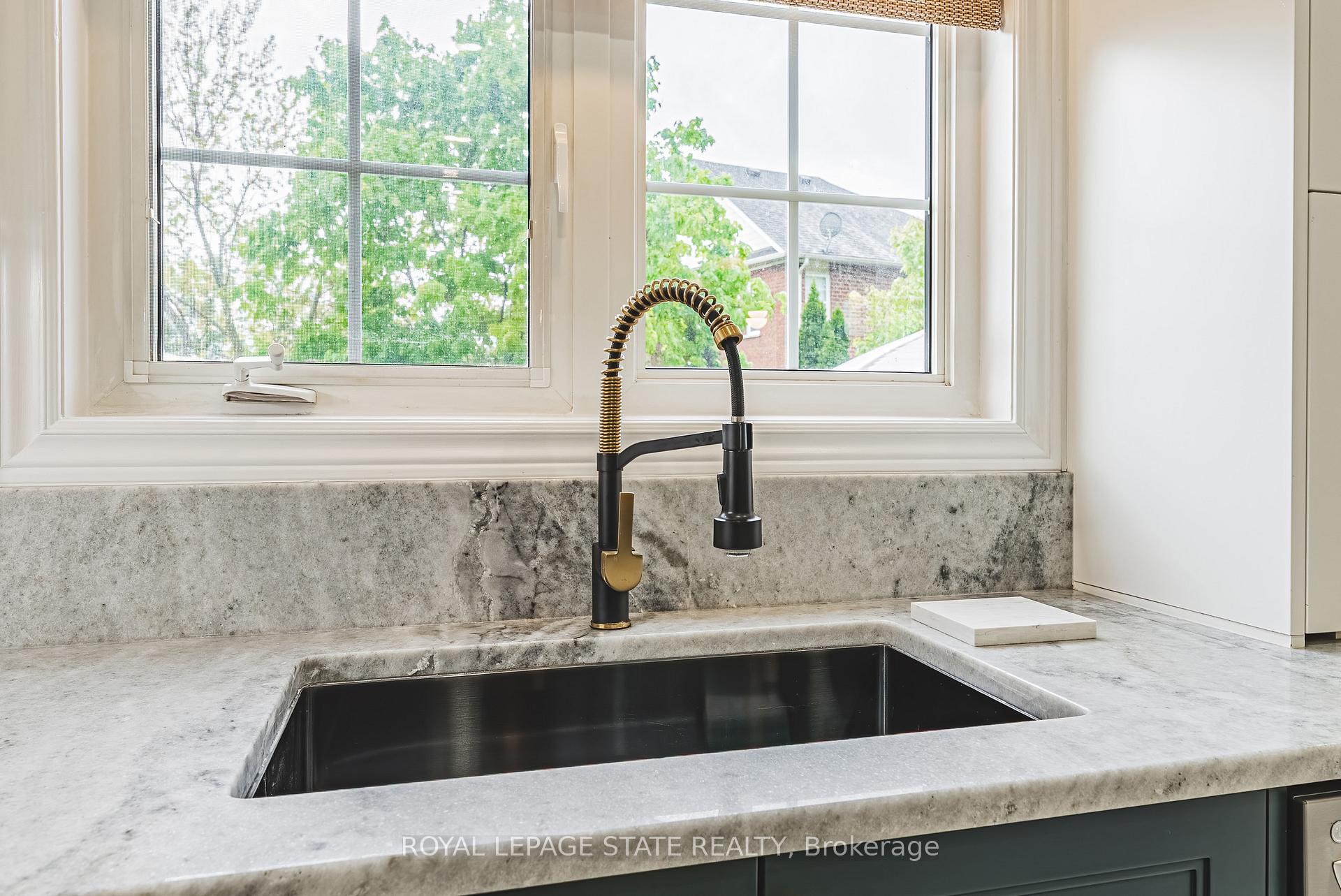 Photo 12 of 95 Livingstone Drive, Hamilton, Dundas — HOMEH